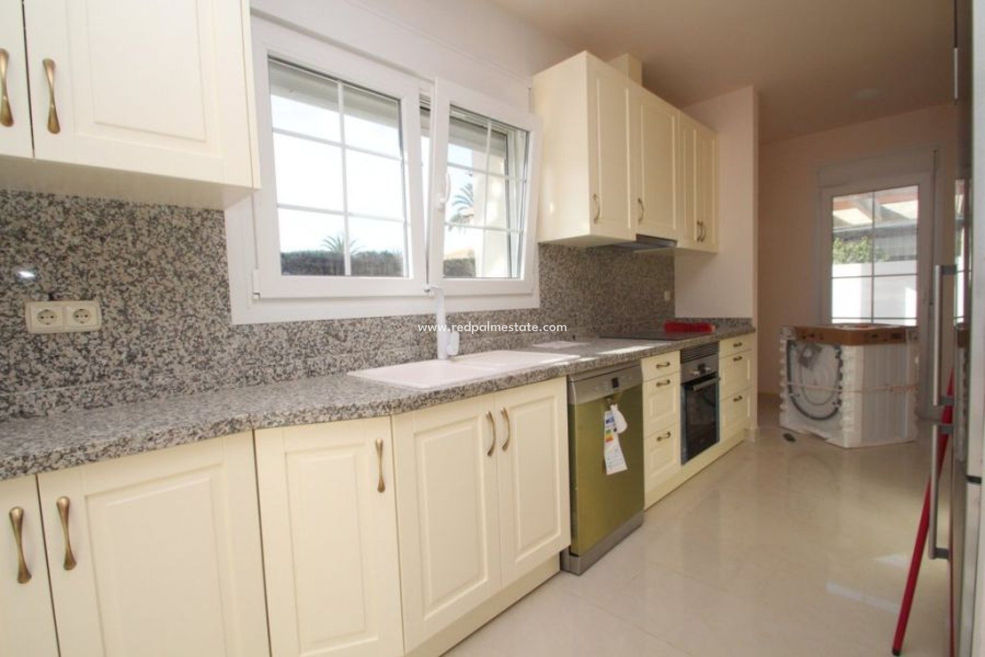 Reventa - Villa -
Orihuela Costa