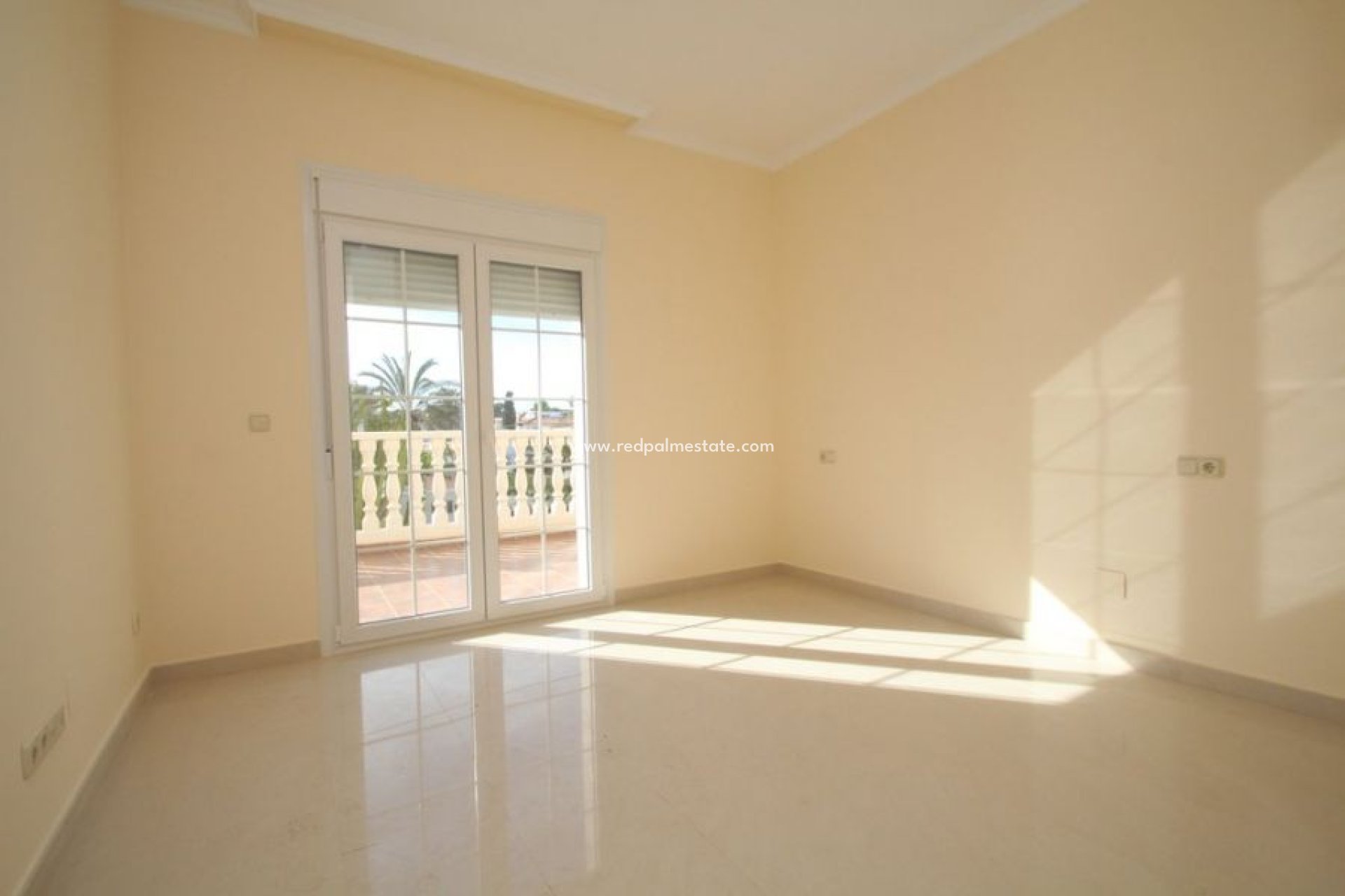 Reventa - Villa -
Orihuela Costa