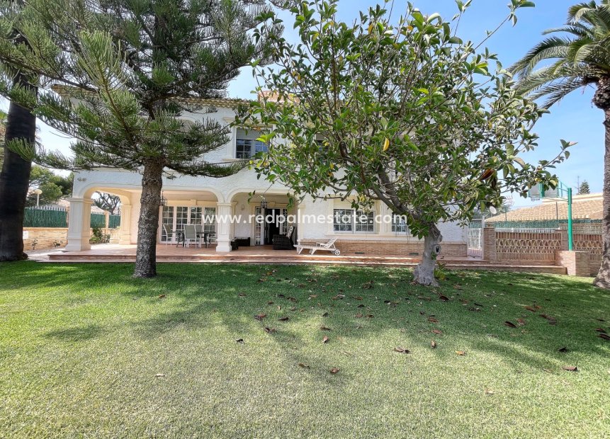 Reventa - Villa -
Orihuela Costa