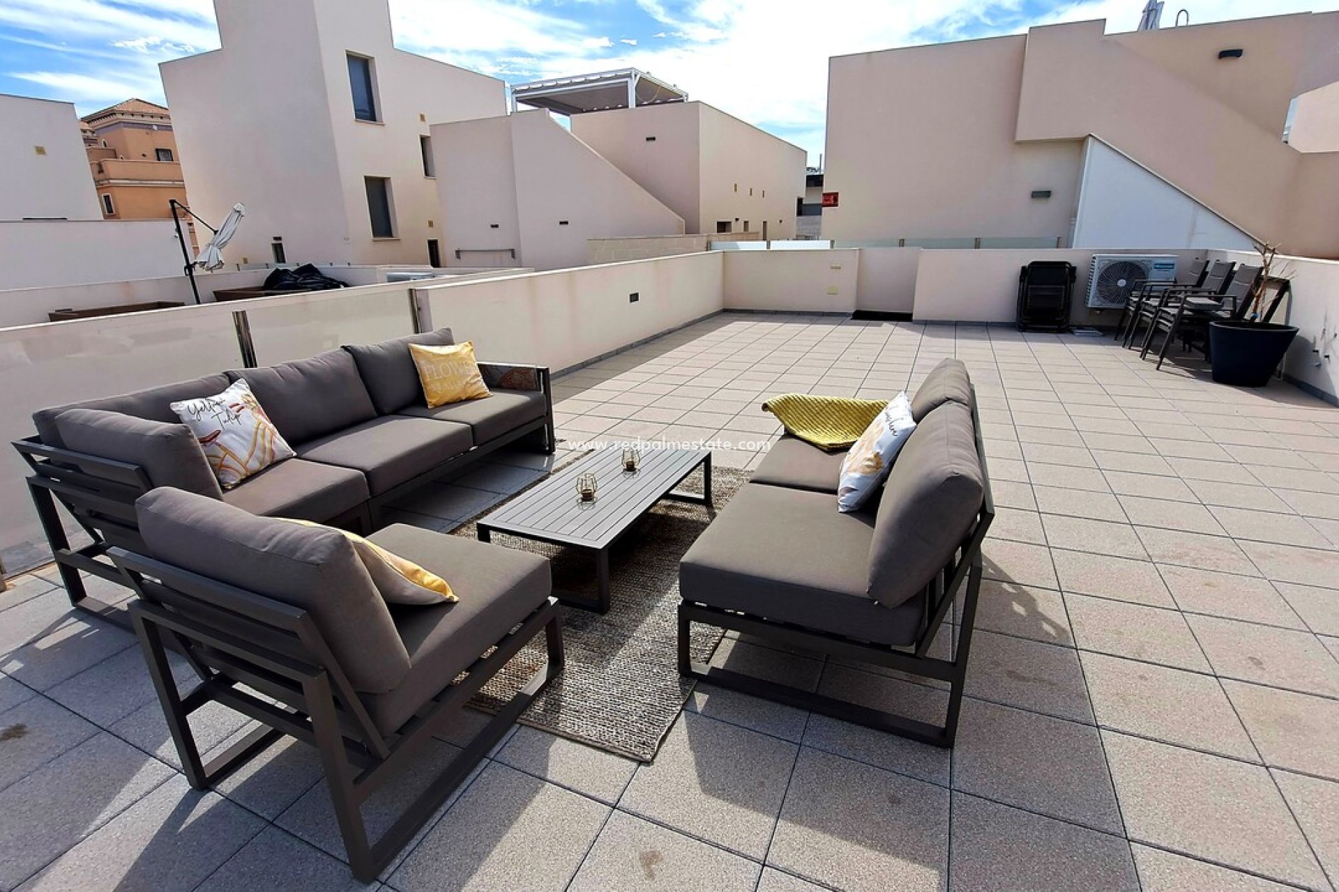 Reventa - Villa -
Orihuela Costa