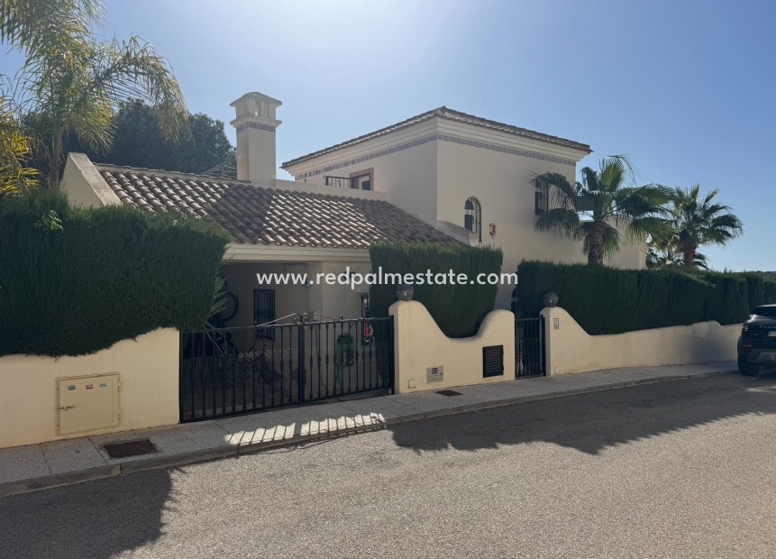 Reventa - Villa -
Orihuela Costa