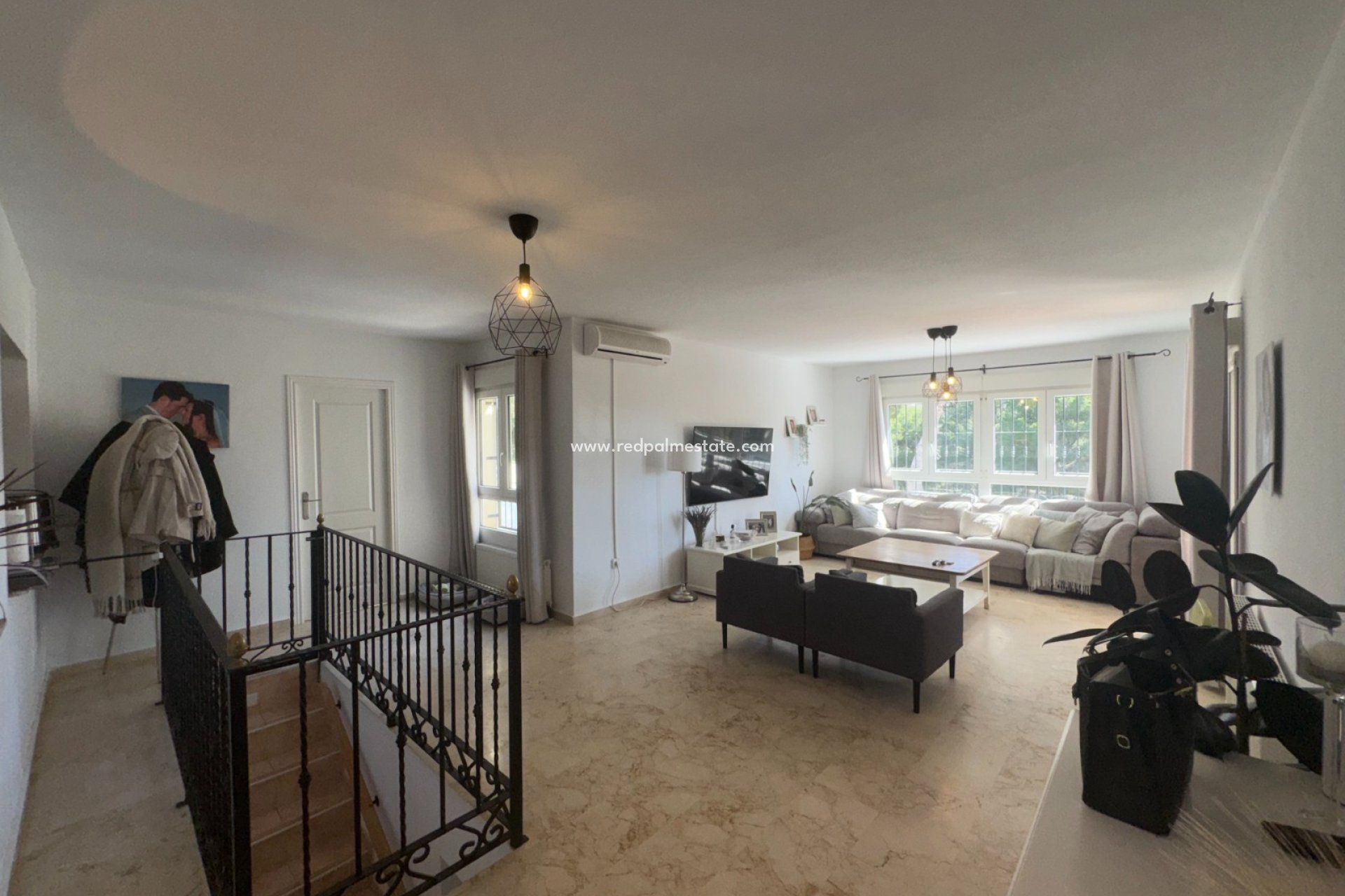 Reventa - Villa -
Orihuela Costa