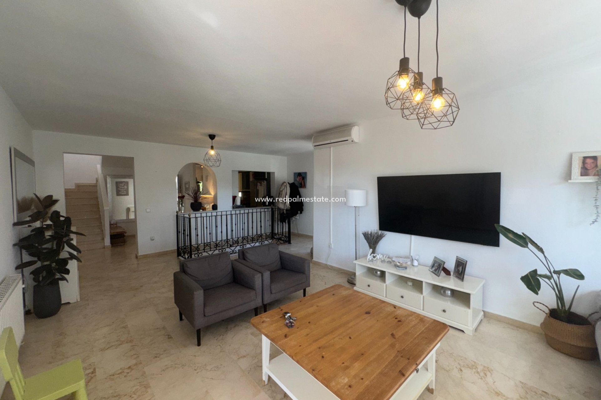 Reventa - Villa -
Orihuela Costa