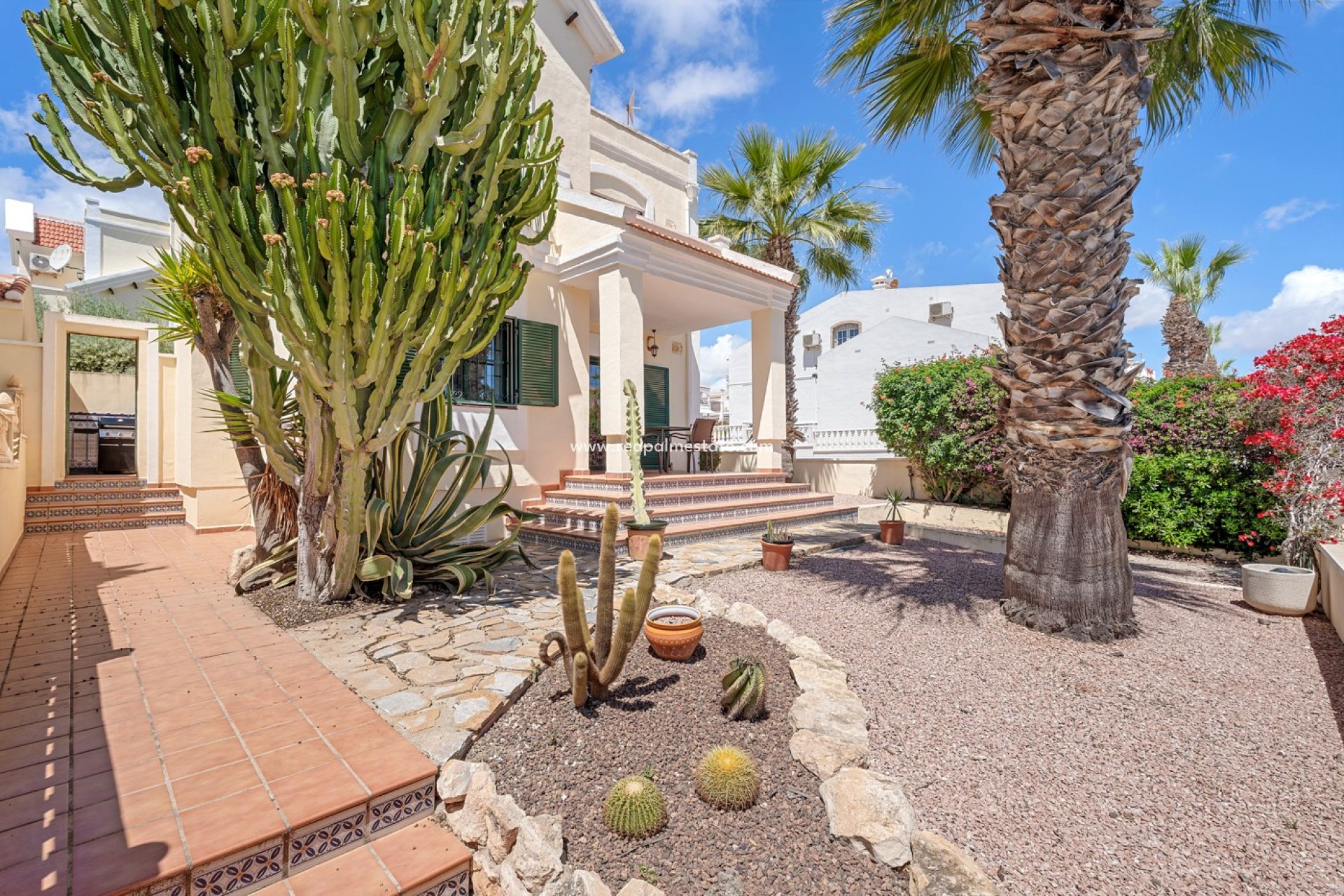 Reventa - Villa -
Orihuela Costa