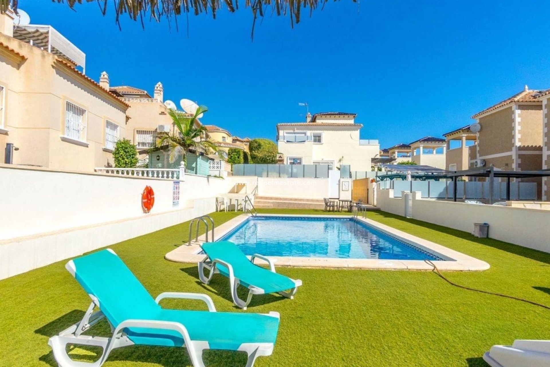 Reventa - Villa -
Orihuela Costa