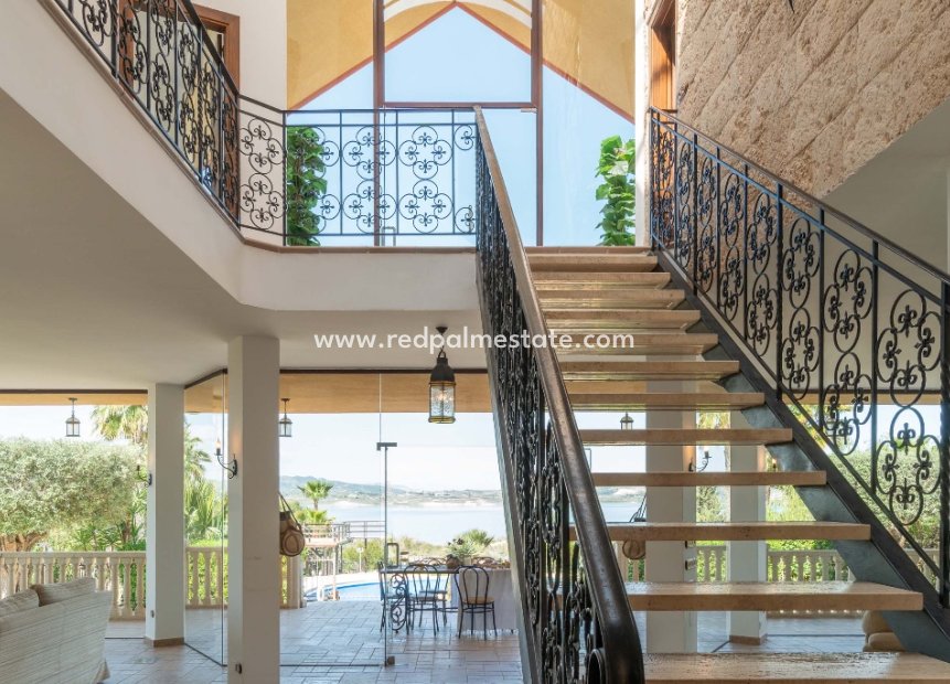 Reventa - Villa -
Orihuela Costa
