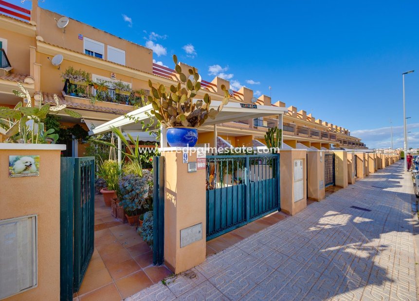 Reventa - Villa -
Orihuela Costa