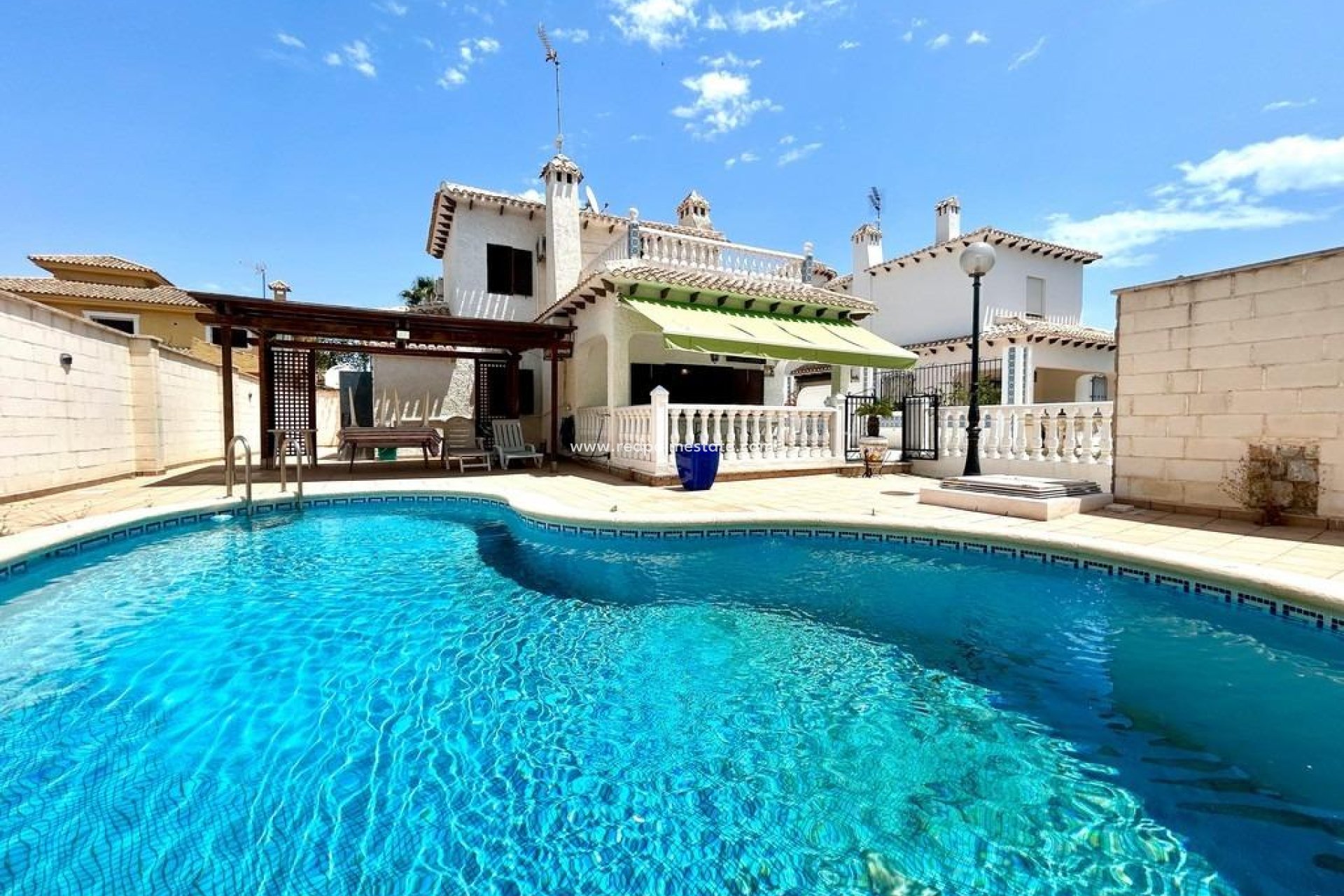 Reventa - Villa -
Orihuela Costa