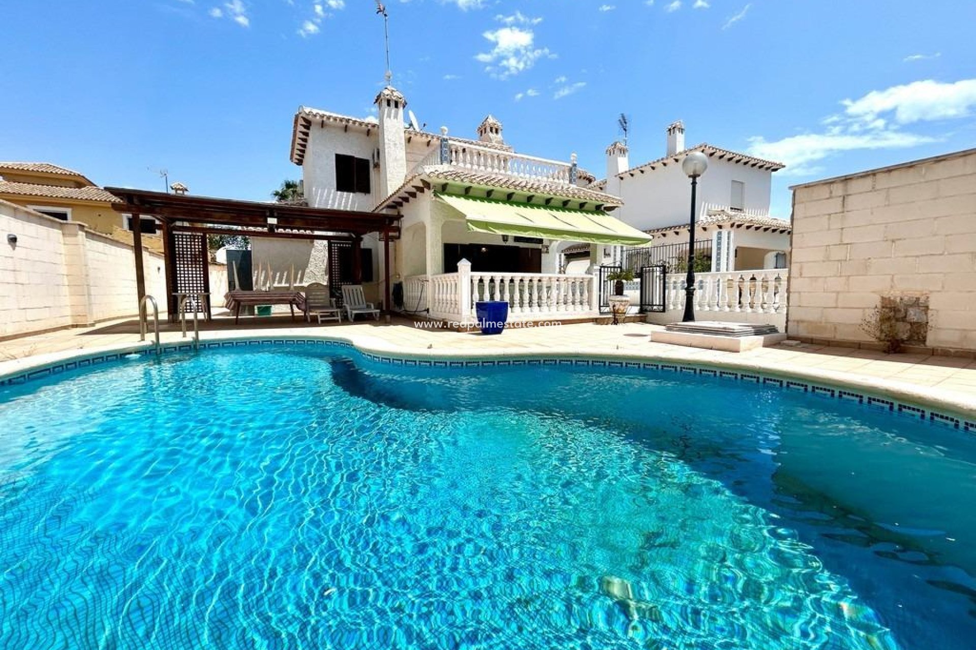Reventa - Villa -
Orihuela Costa