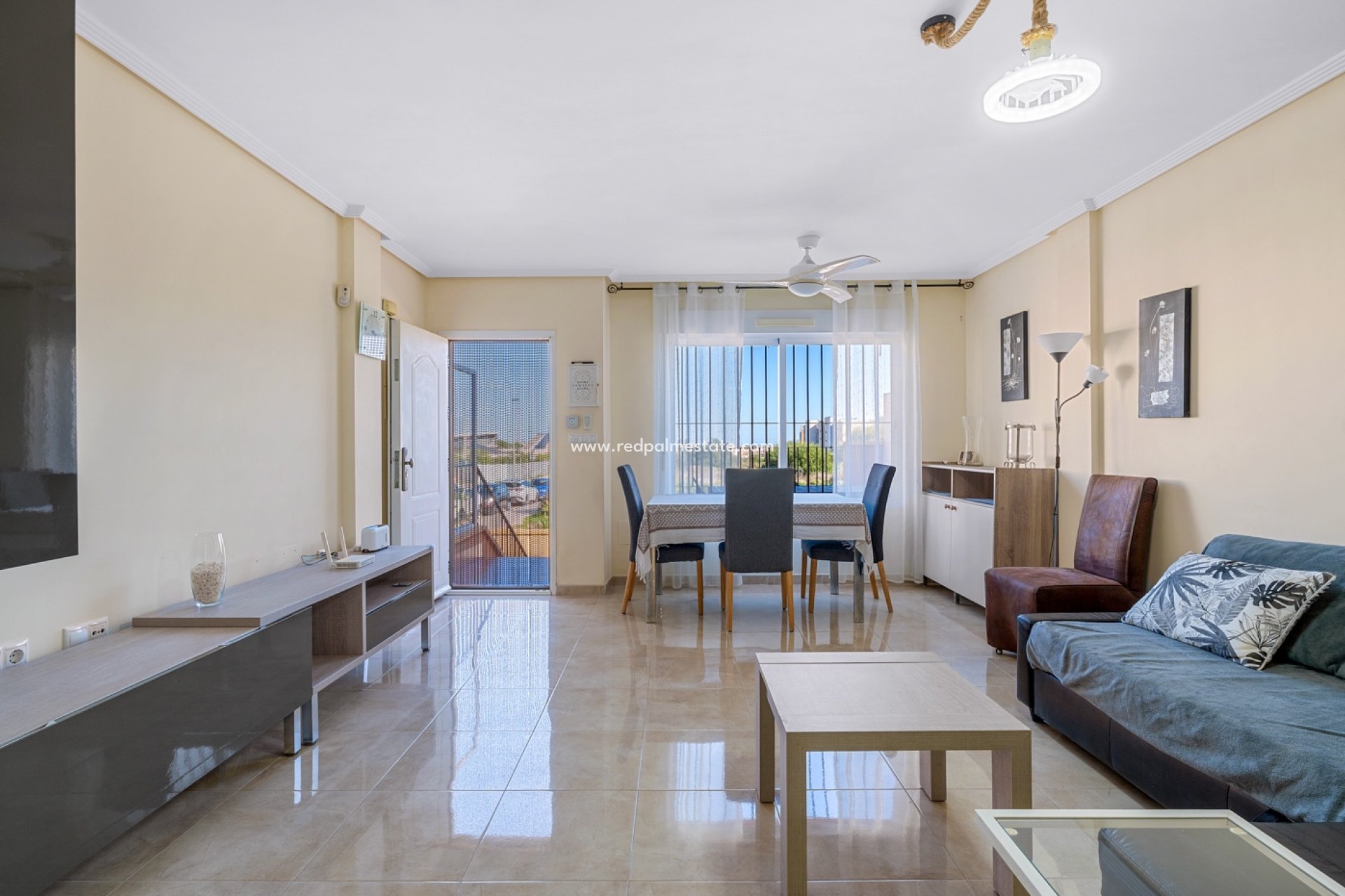 Reventa - Villa -
Orihuela Costa