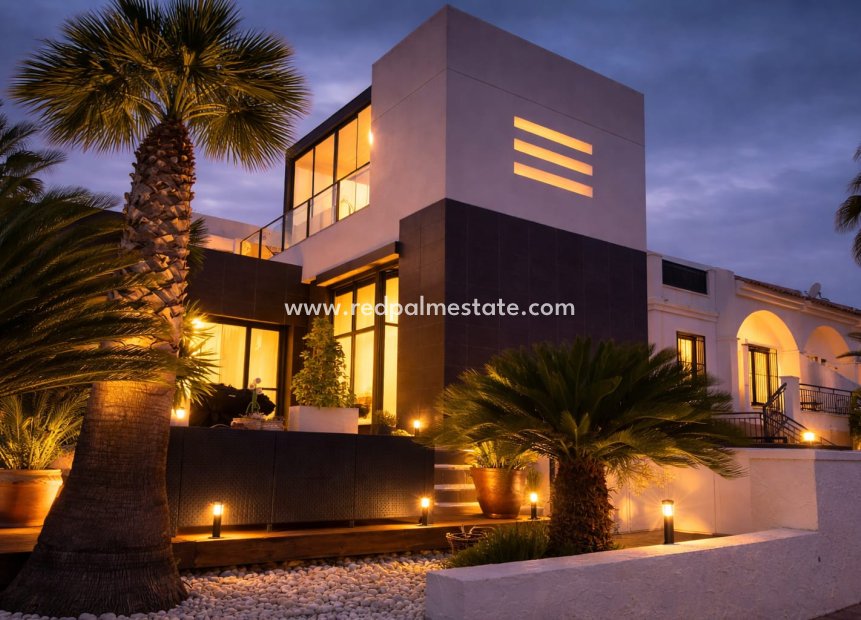 Reventa - Villa -
Orihuela Costa