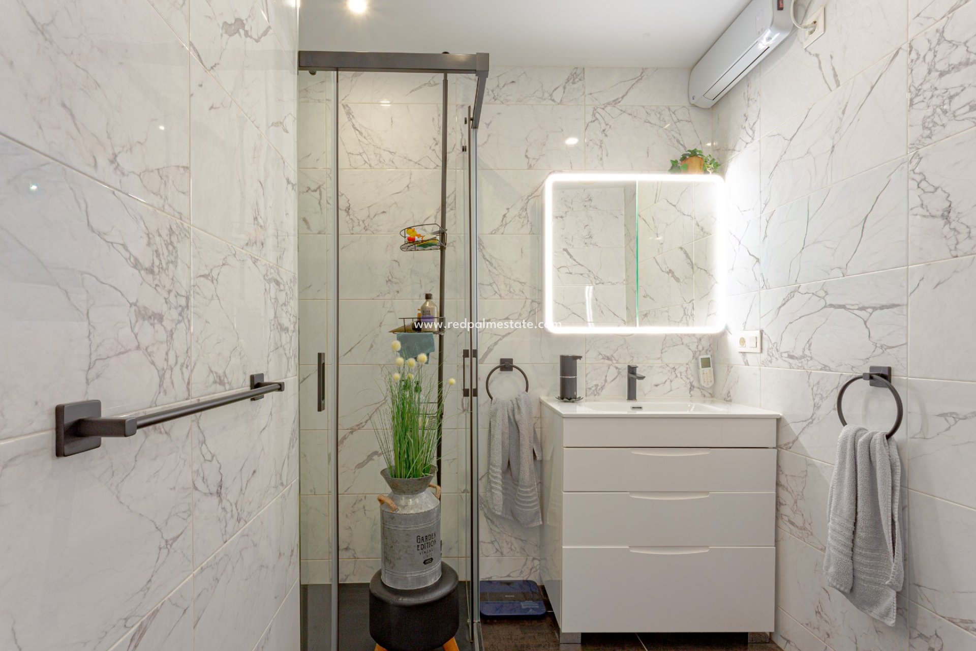 Reventa - Villa -
Orihuela Costa