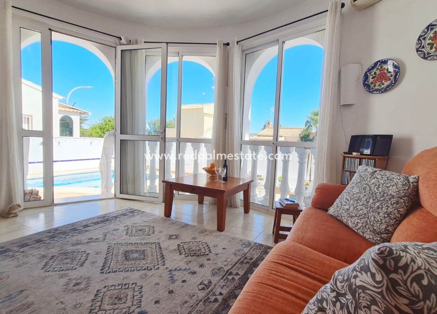 Reventa - Villa -
Orihuela Costa