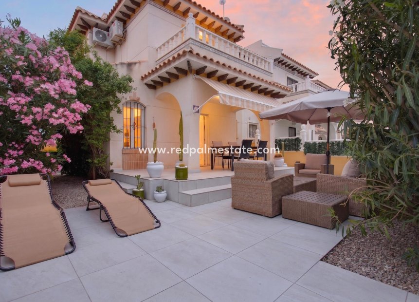 Reventa - Villa -
Orihuela Costa