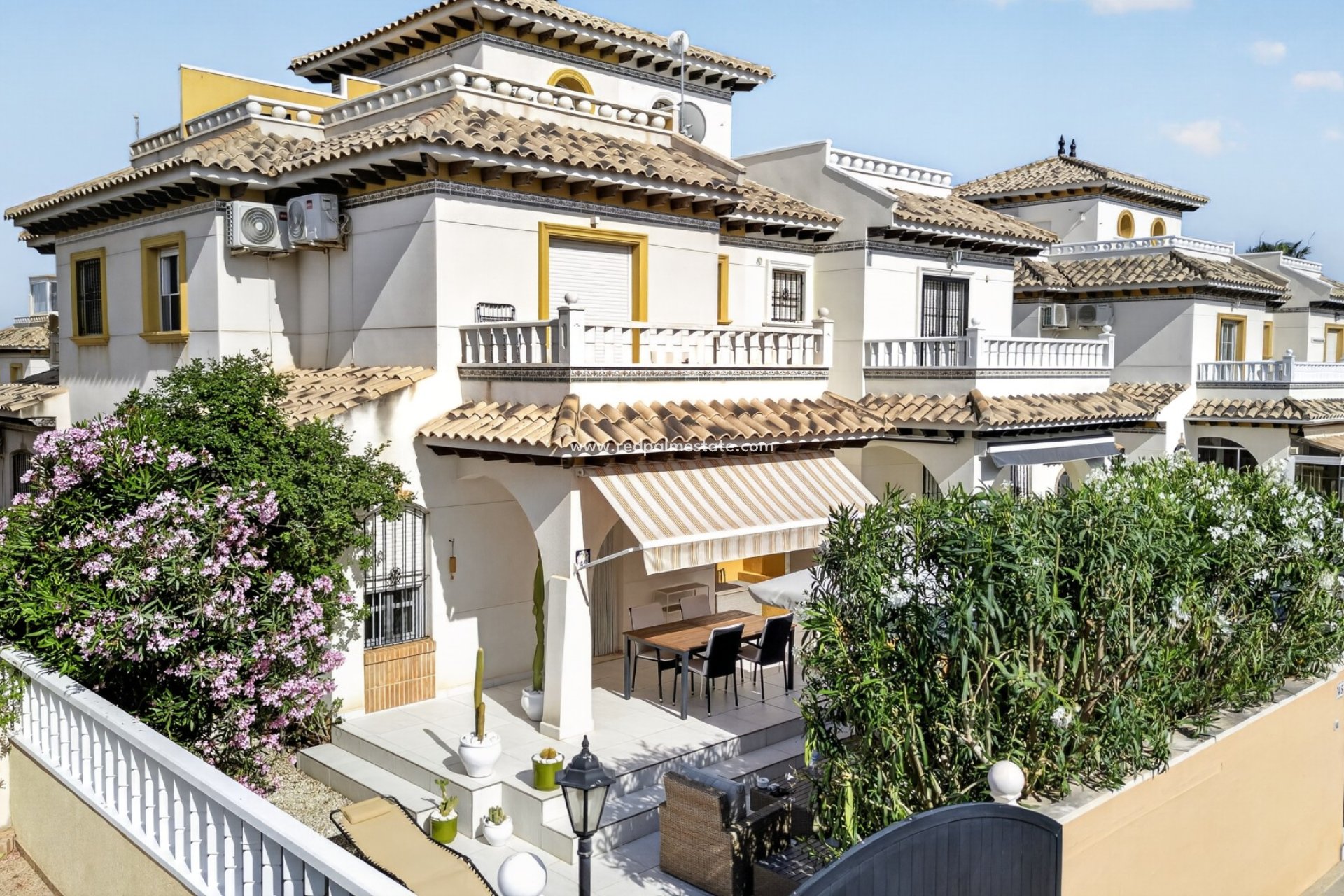 Reventa - Villa -
Orihuela Costa