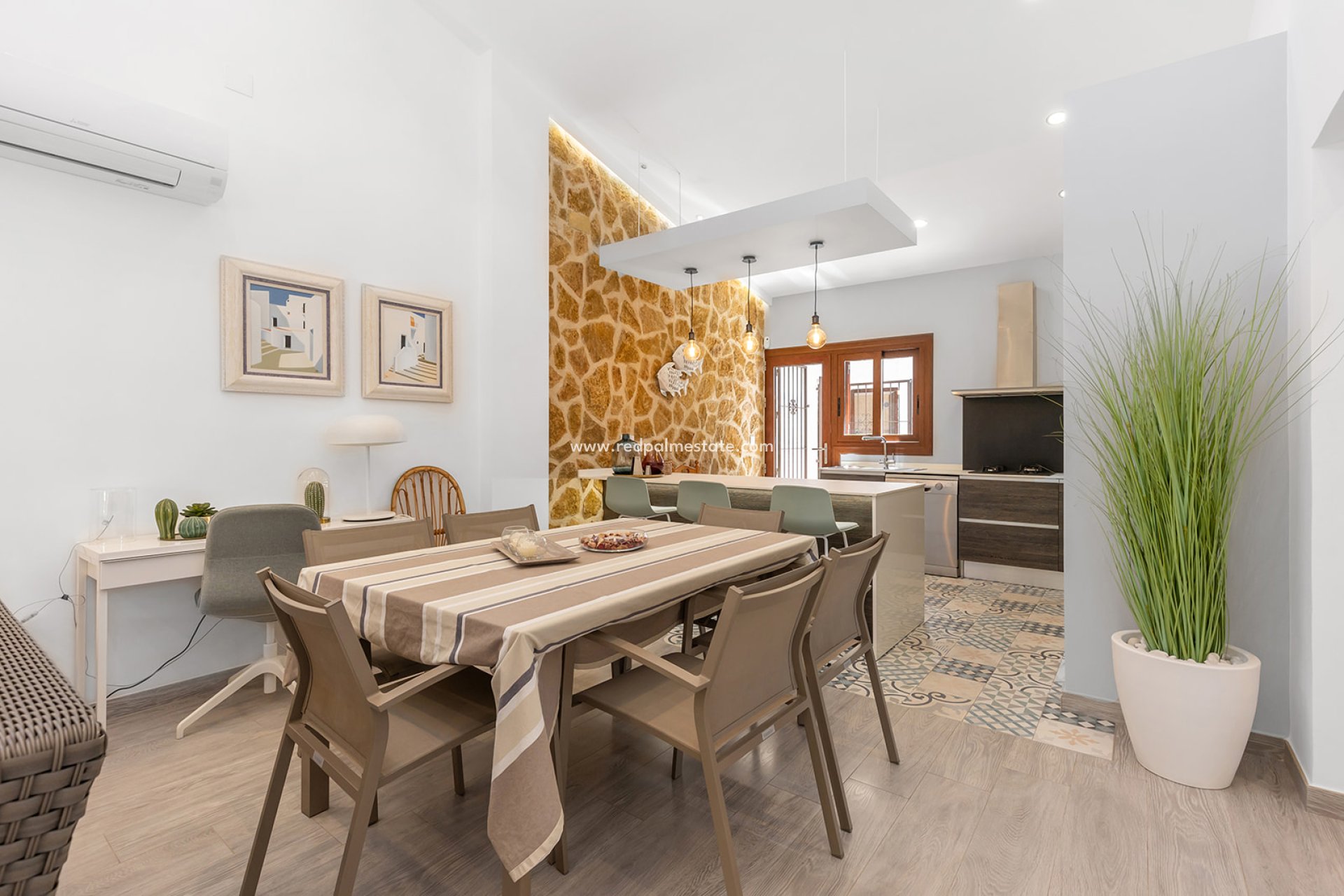 Reventa - Villa -
Orihuela Costa