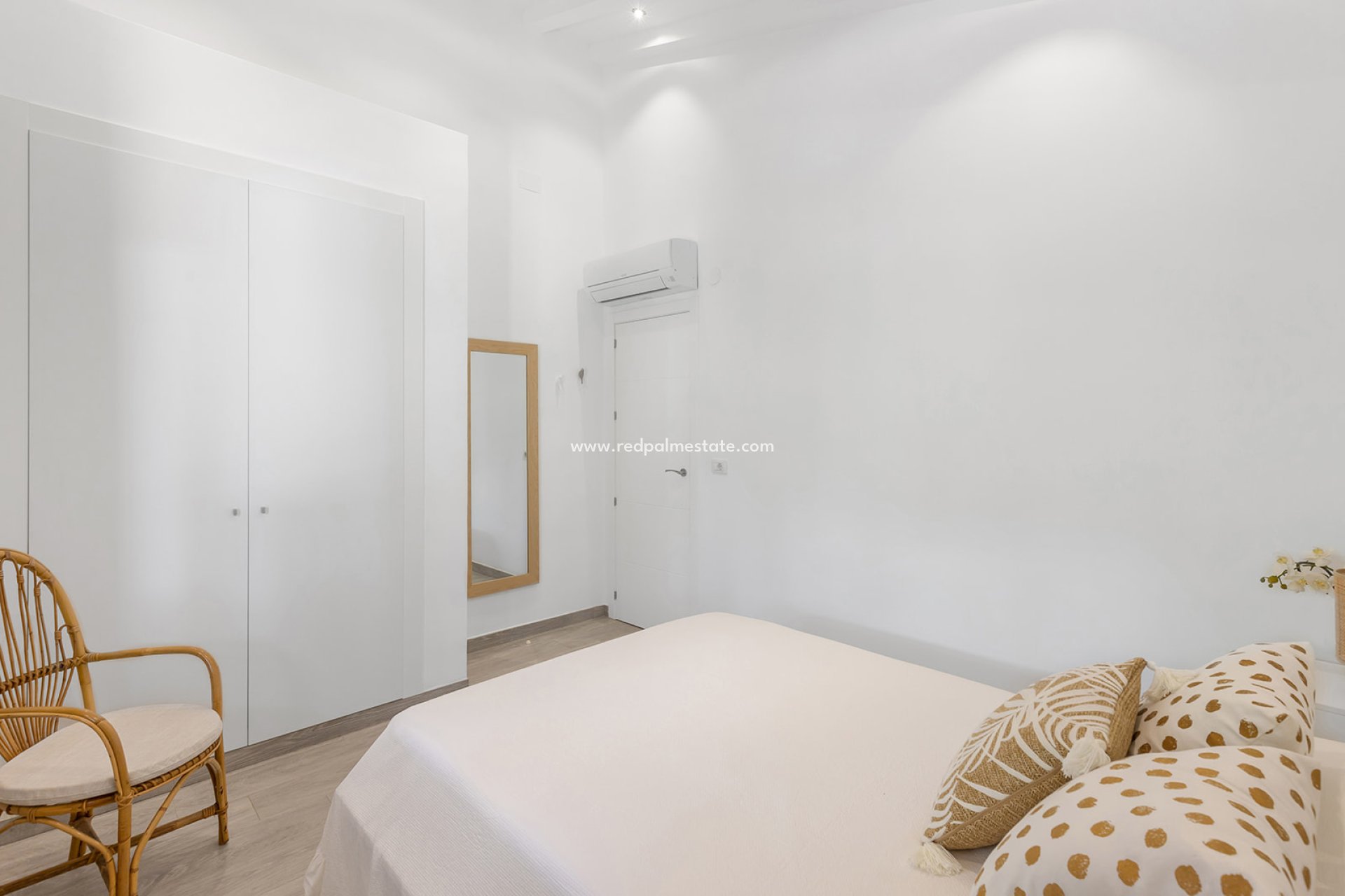 Reventa - Villa -
Orihuela Costa