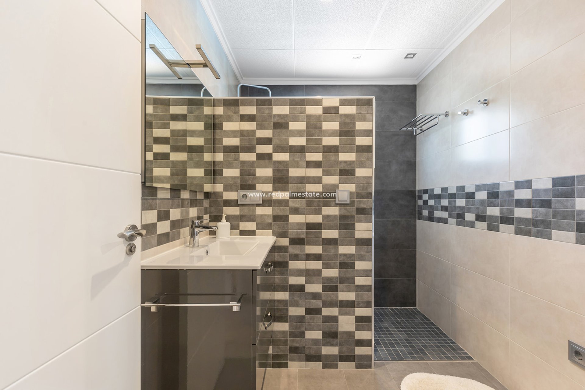 Reventa - Villa -
Orihuela Costa