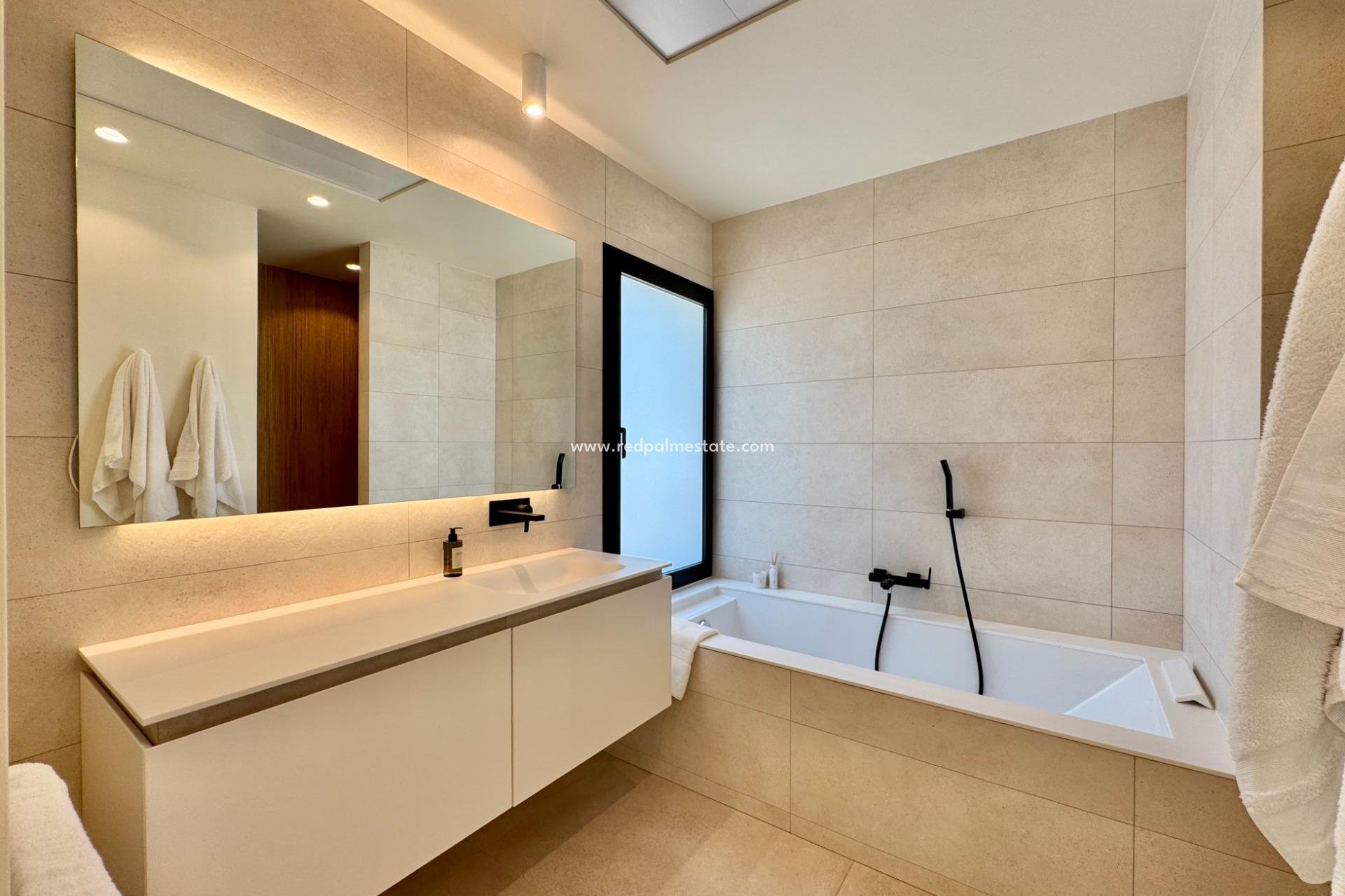 Reventa - Villa -
Orihuela - Las Colinas Golf