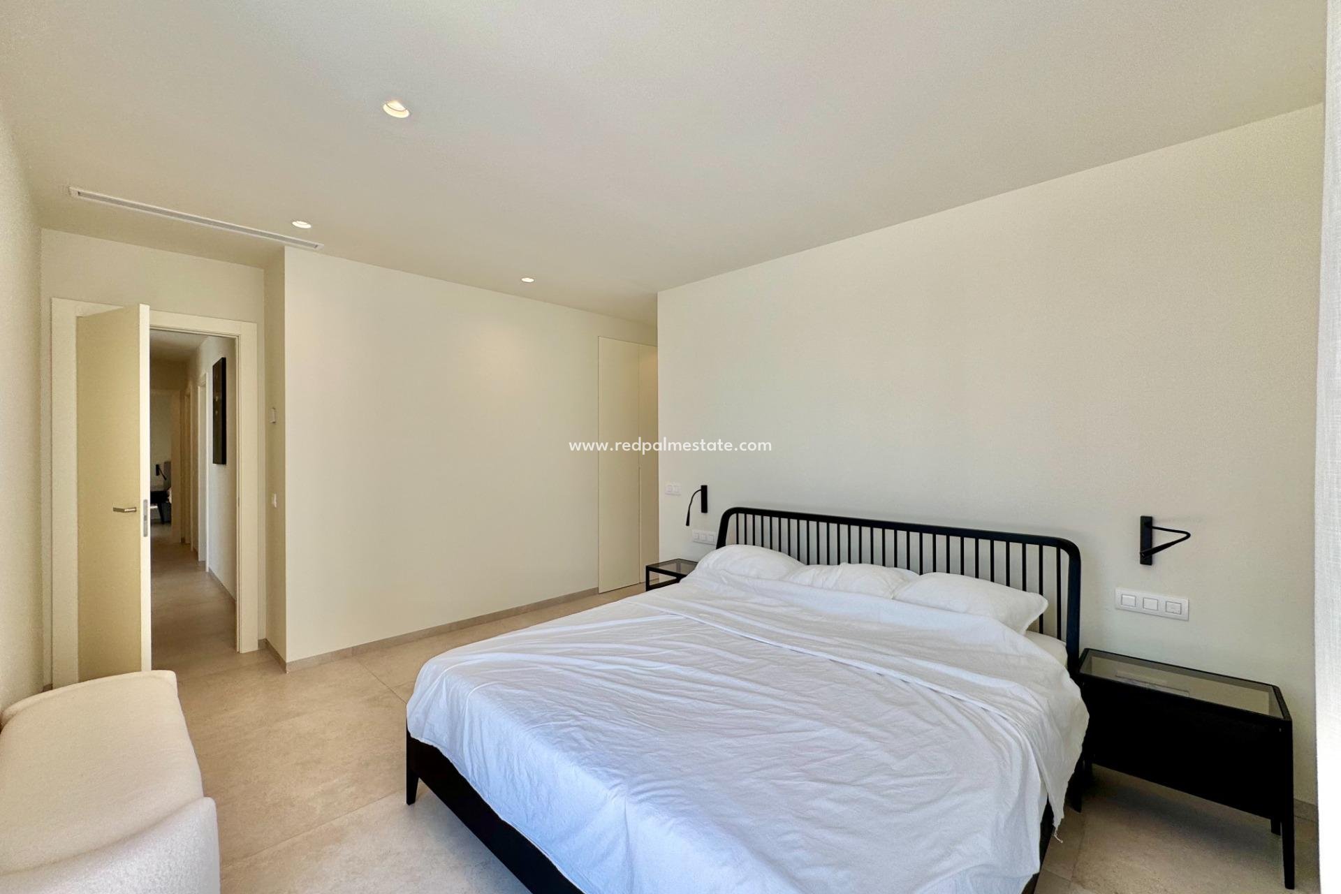 Reventa - Villa -
Orihuela - Las Colinas Golf