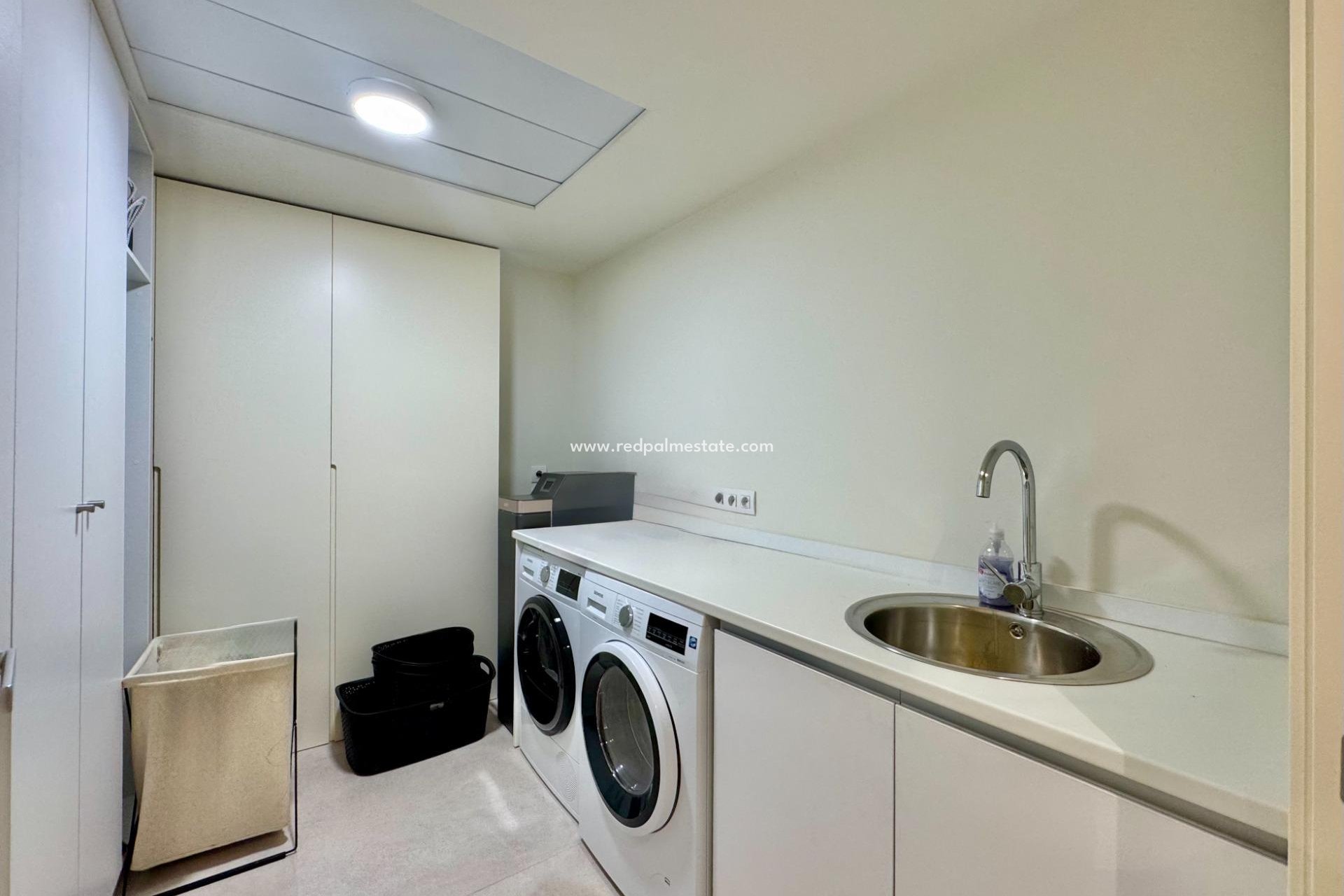 Reventa - Villa -
Orihuela - Las Colinas Golf