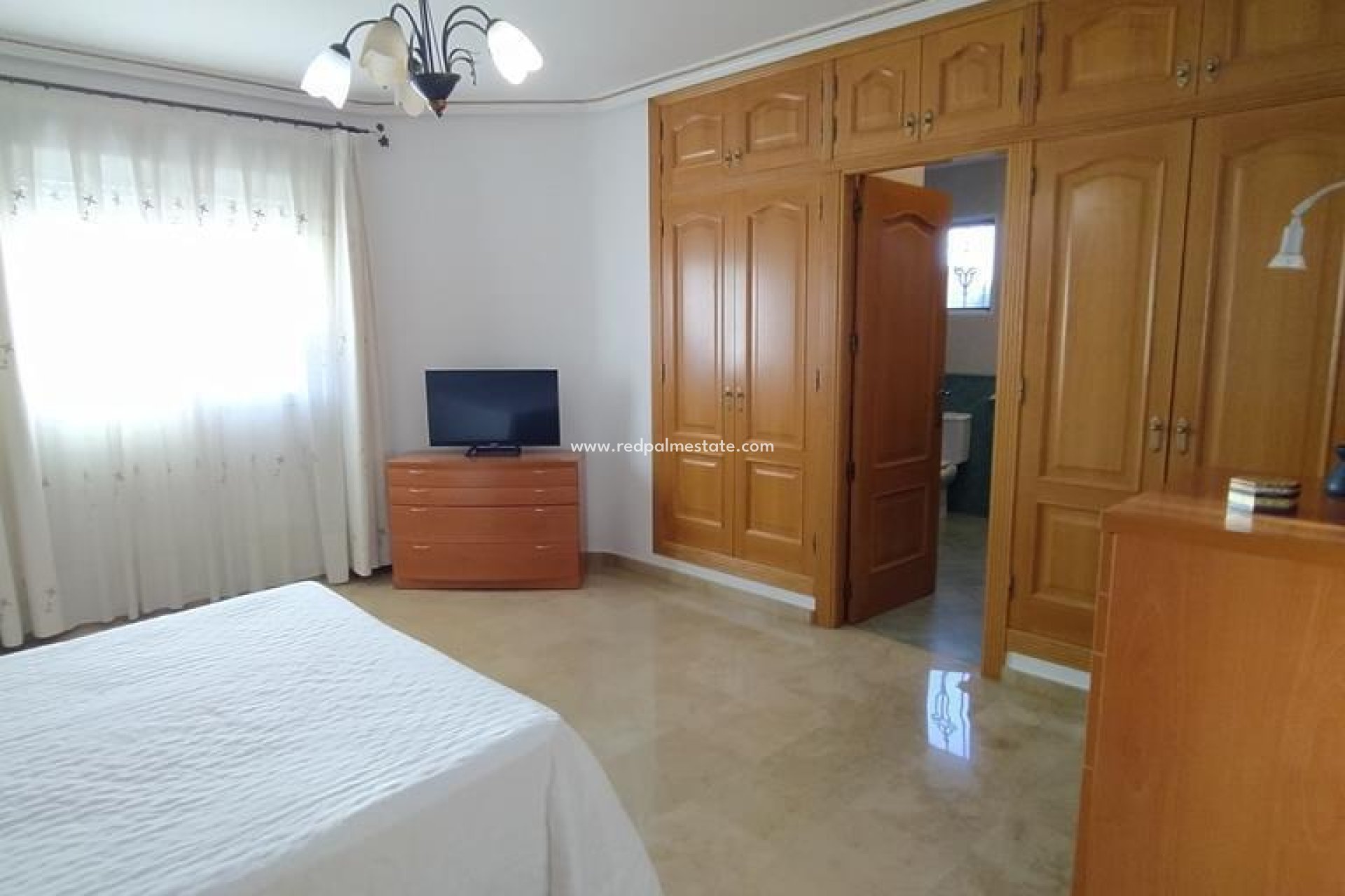 Reventa - Villa -
Orihuela - LOS DESEMPARADOS