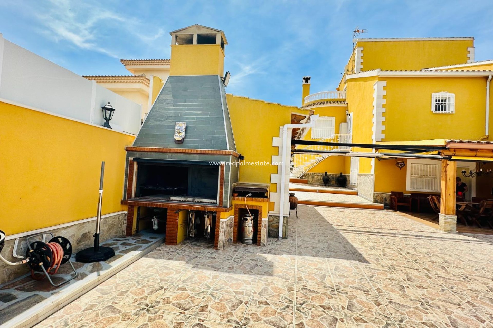 Reventa - Villa -
Orihuela - Urb. Montepinar