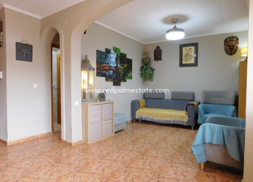 Reventa - Villa-pareada -
Torrevieja