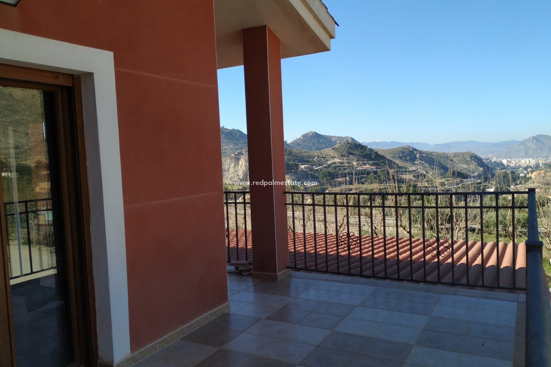 Reventa - Villa -
Petrer - Inland