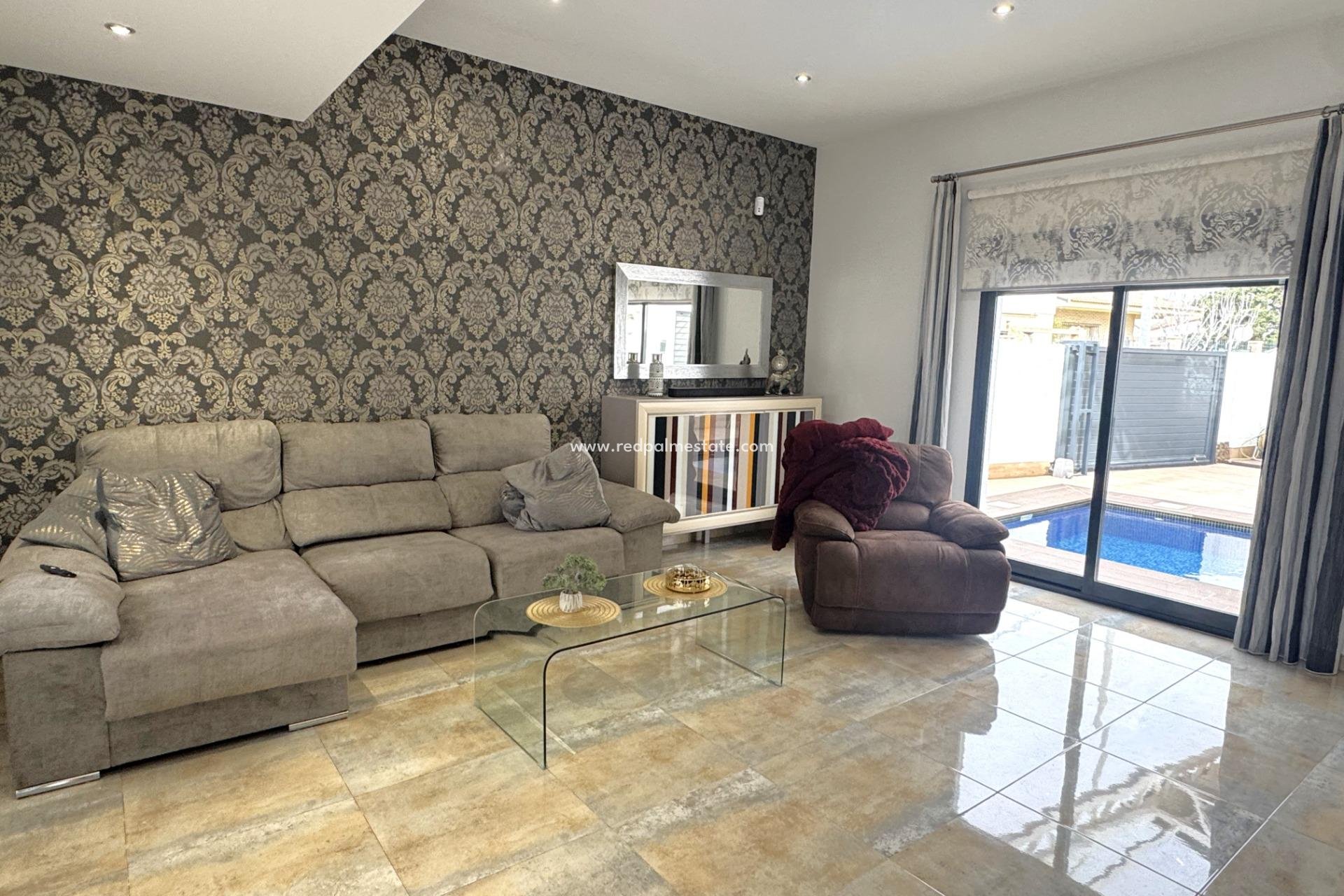 Reventa - Villa -
Pilar de la Horadada - Torre de la Horadada