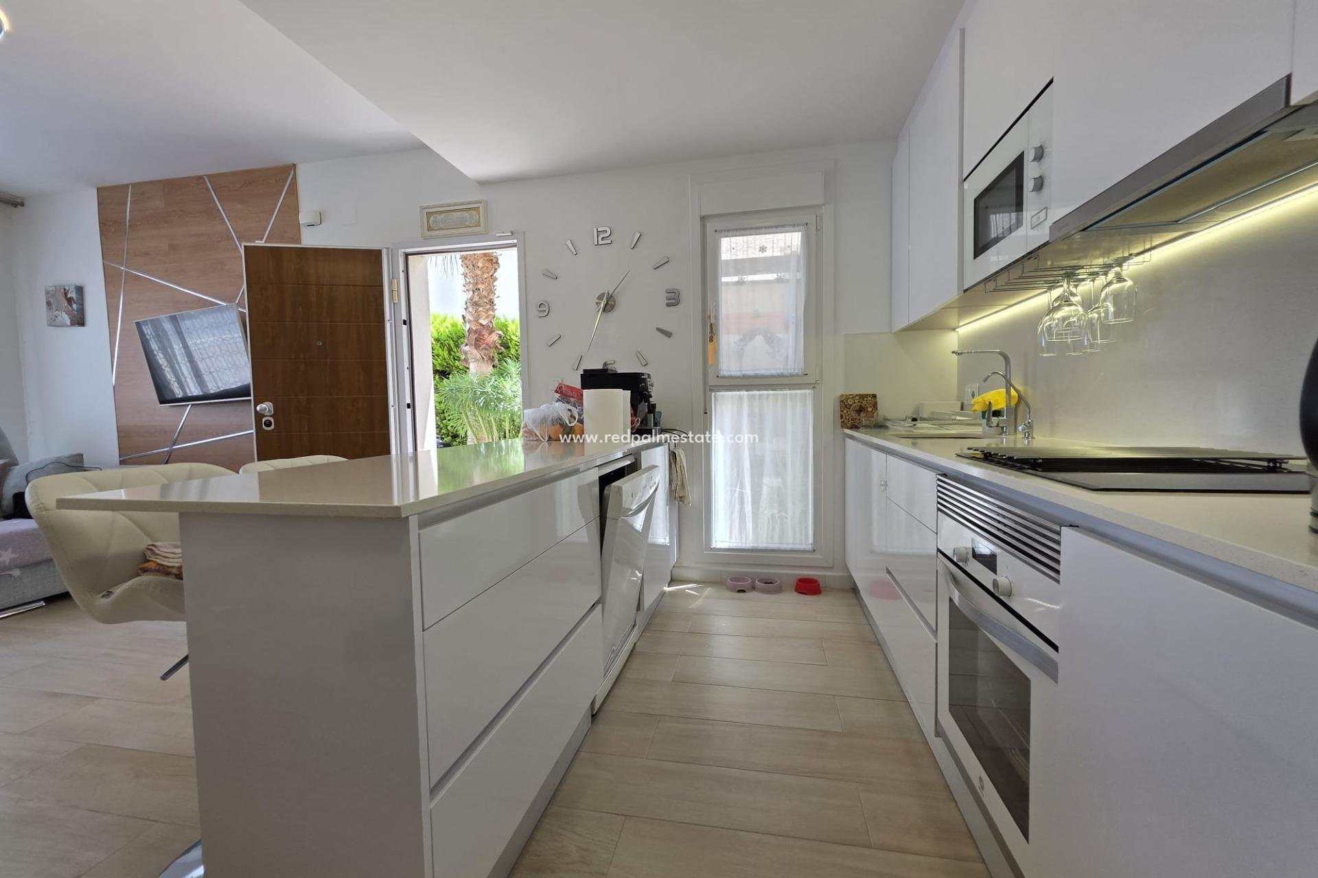 Reventa - Villa -
Pilar de la Horadada - Zona Pueblo