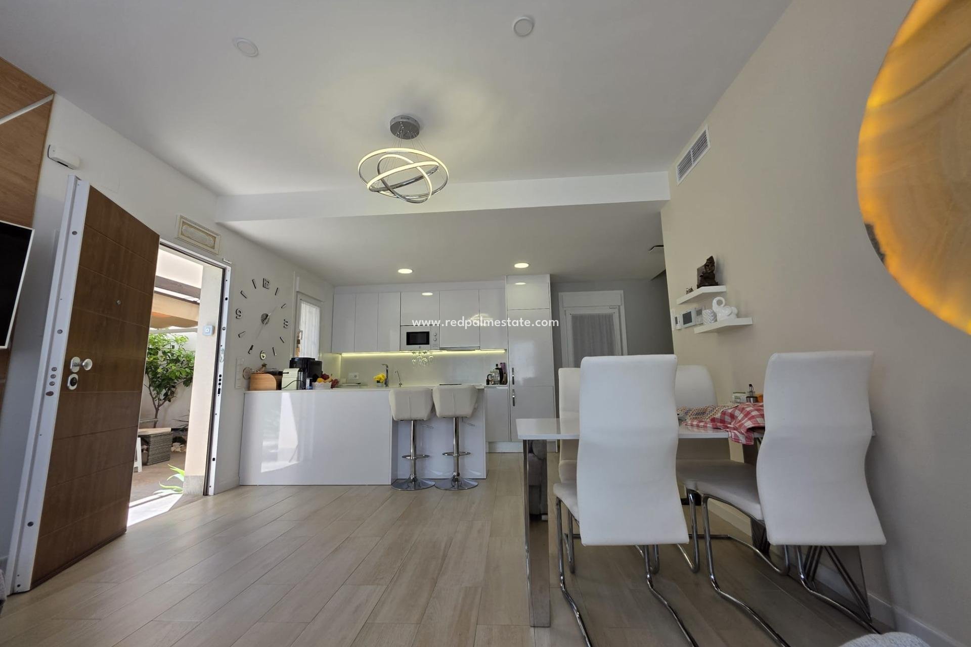 Reventa - Villa -
Pilar de la Horadada - Zona Pueblo