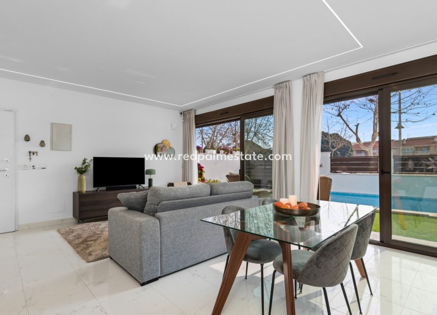 Reventa - Villa -
Pilar de la Horadada