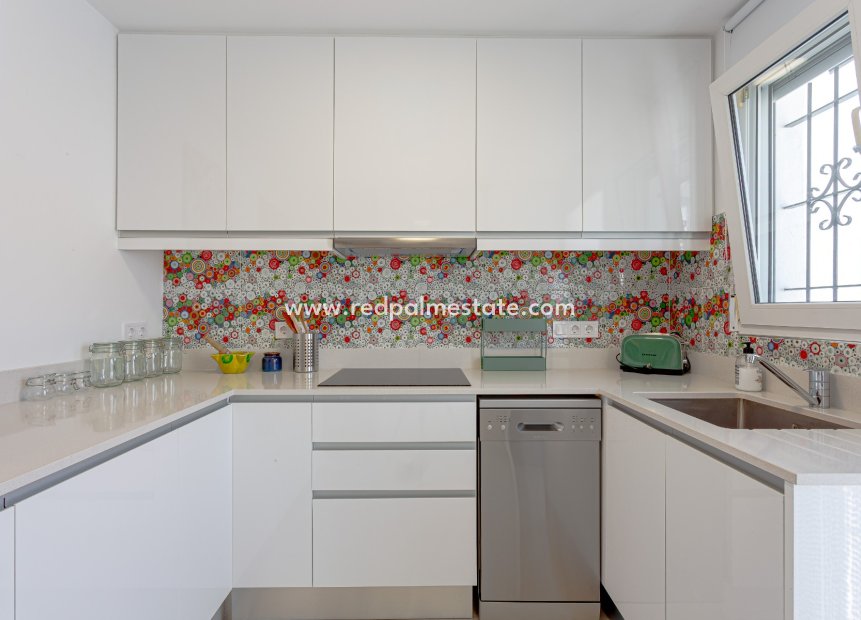 Reventa - Villa -
Pilar de la Horadada