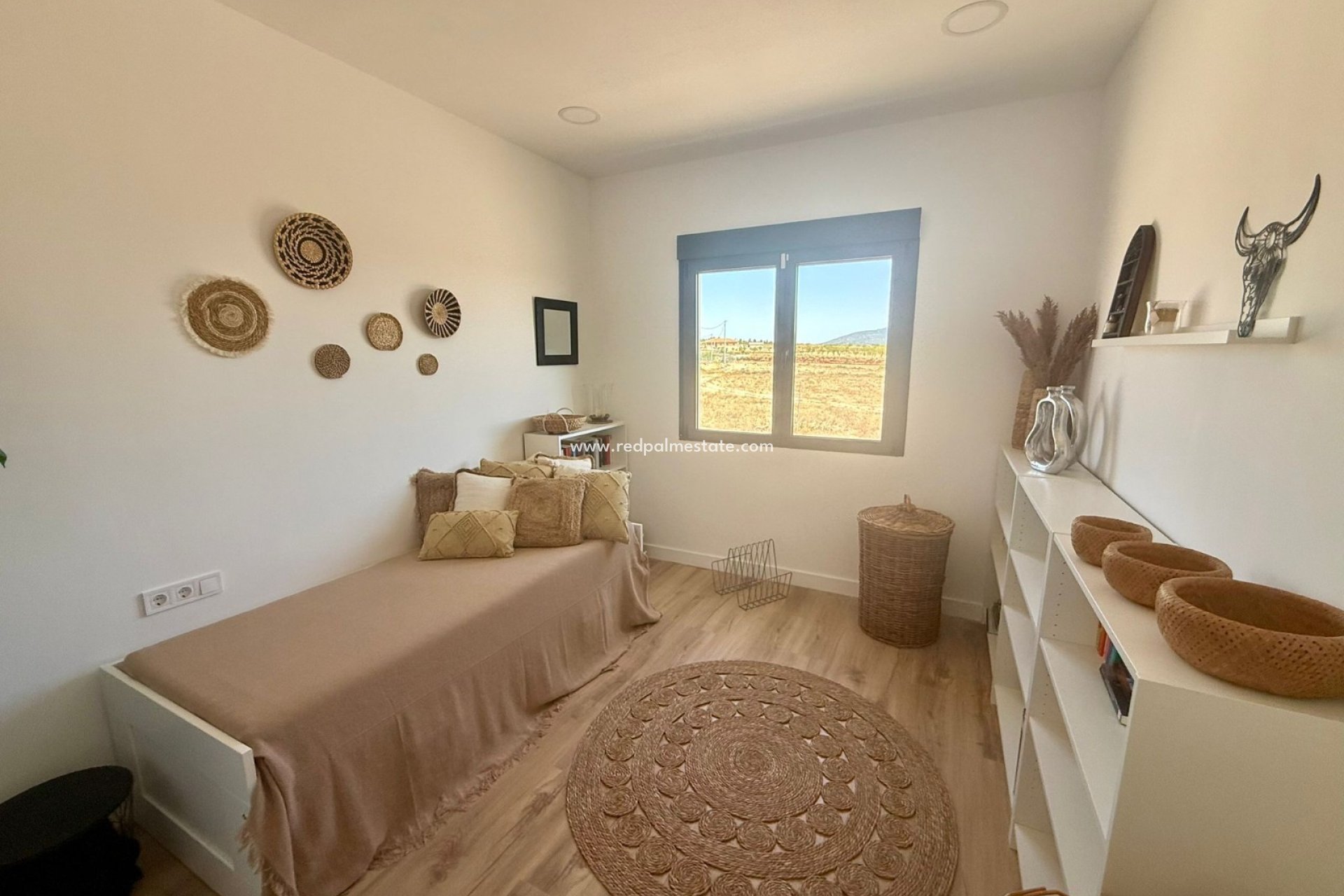 Reventa - Villa -
Pinoso - Inland