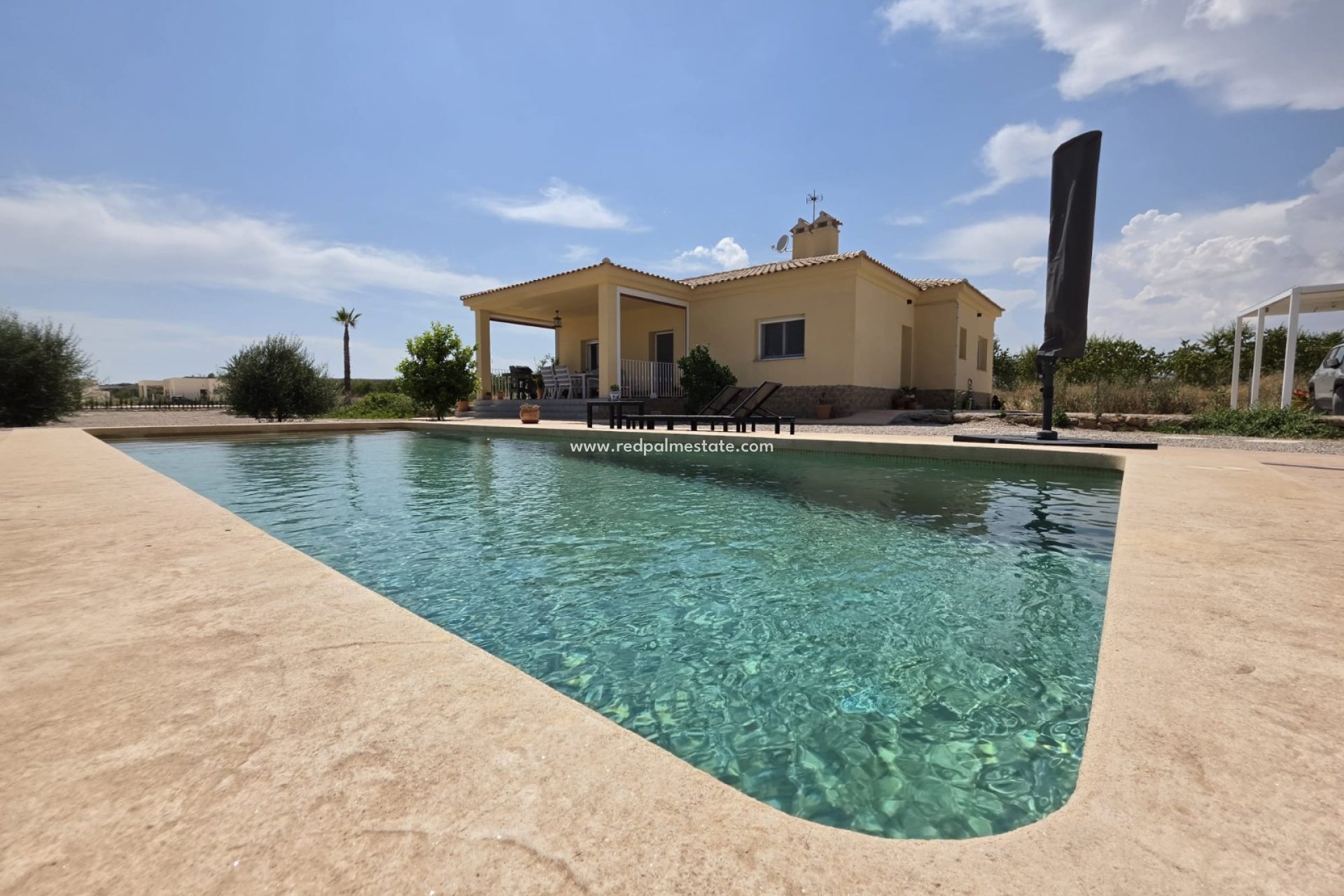 Reventa - Villa -
Pinoso - Inland