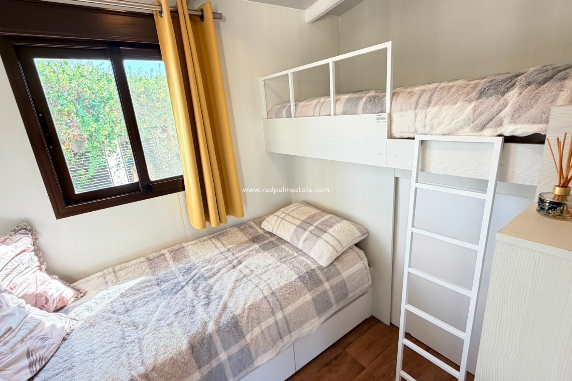 Reventa - Villa -
Pinoso - Inland