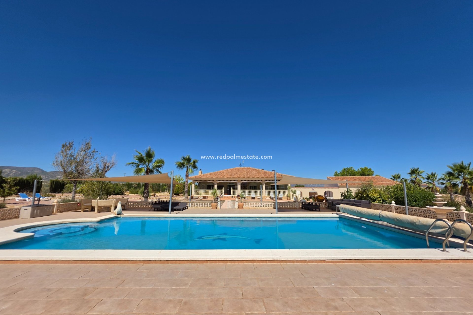 Reventa - Villa -
Pinoso - Inland