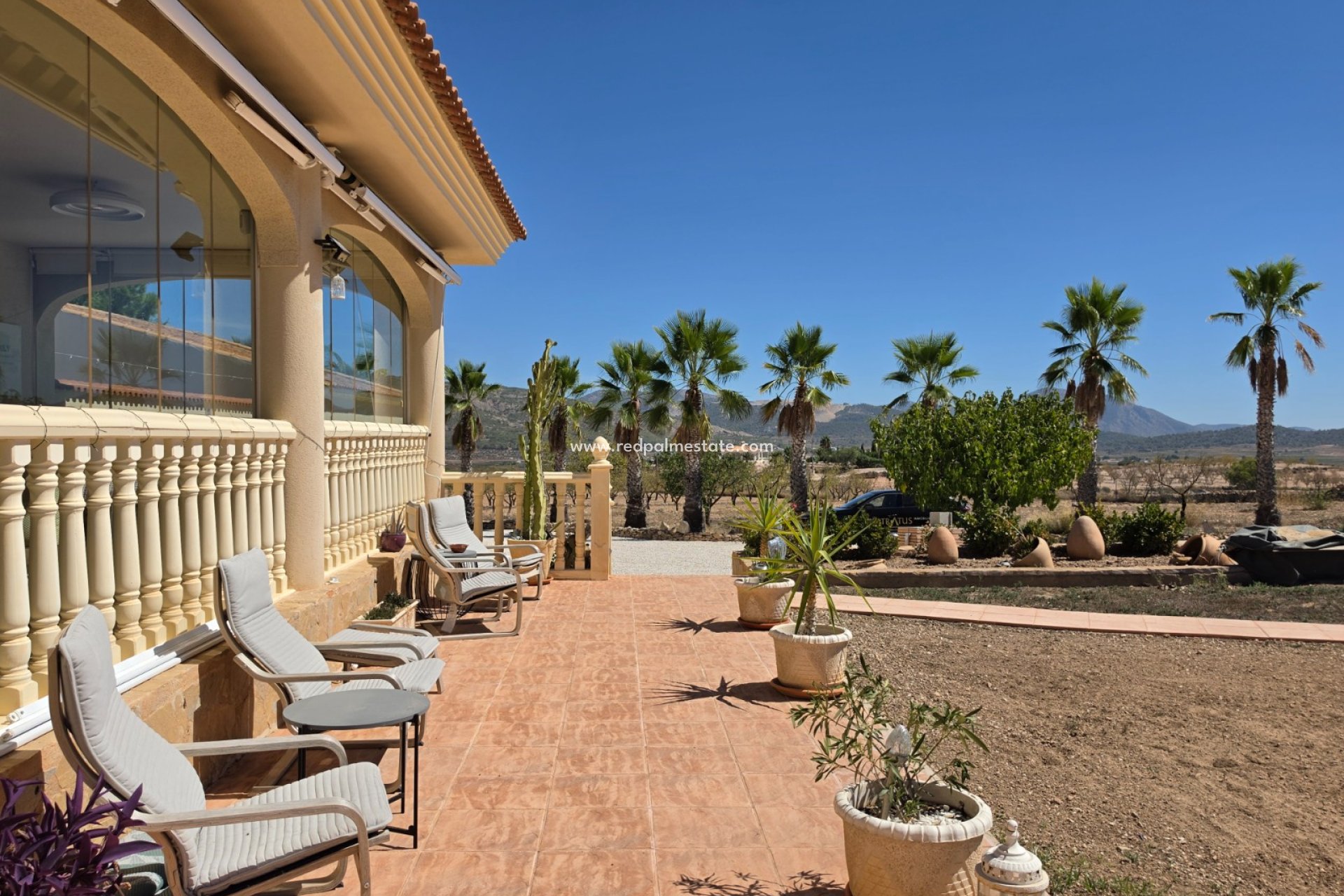 Reventa - Villa -
Pinoso - Inland