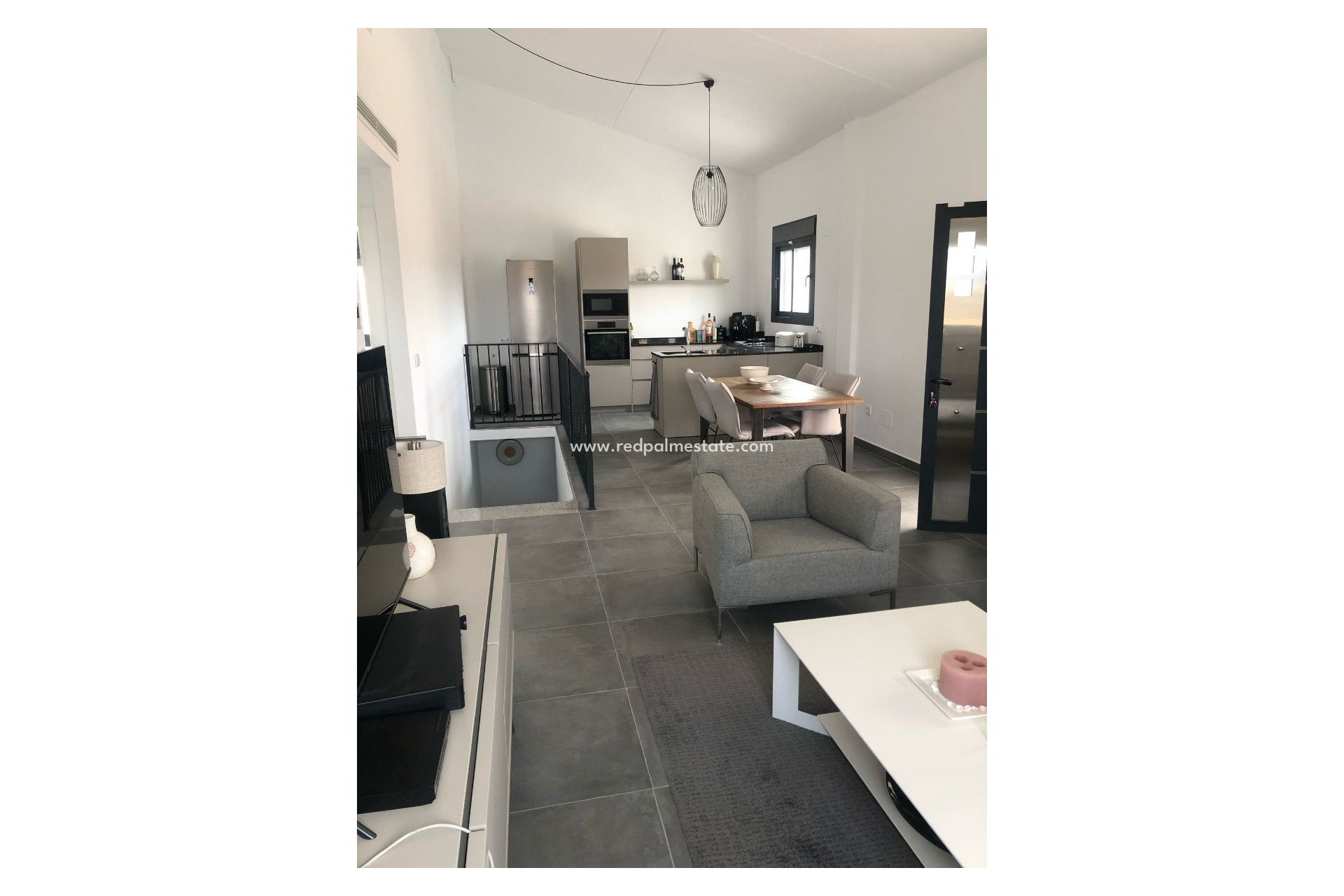 Reventa - Villa -
Pinoso - Inland