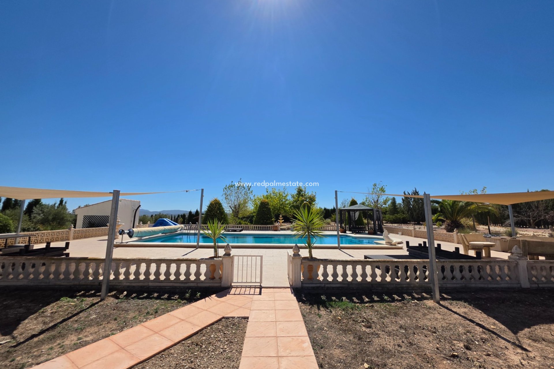 Reventa - Villa -
Pinoso - Inland
