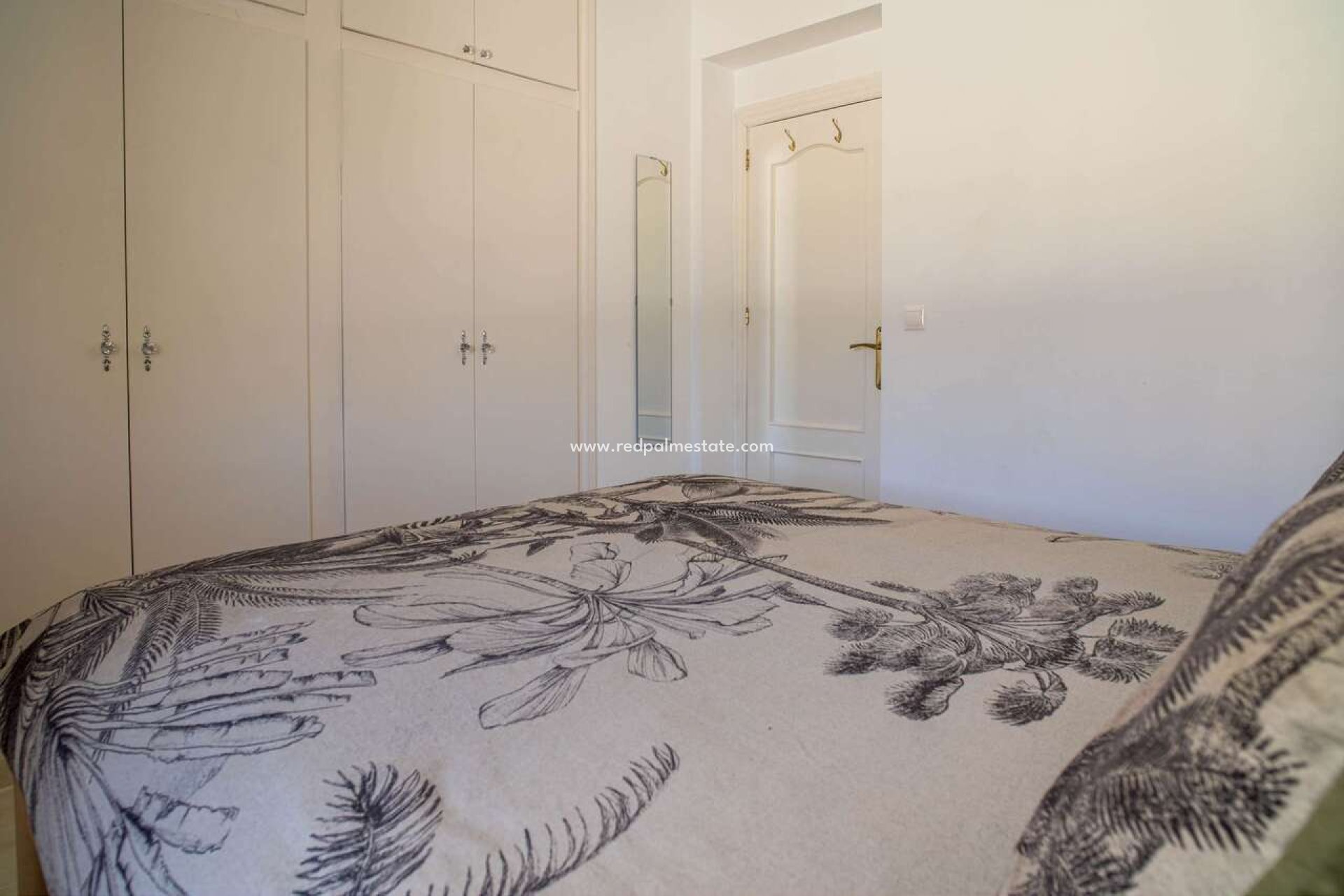 Reventa - Villa -
Pinoso - Inland