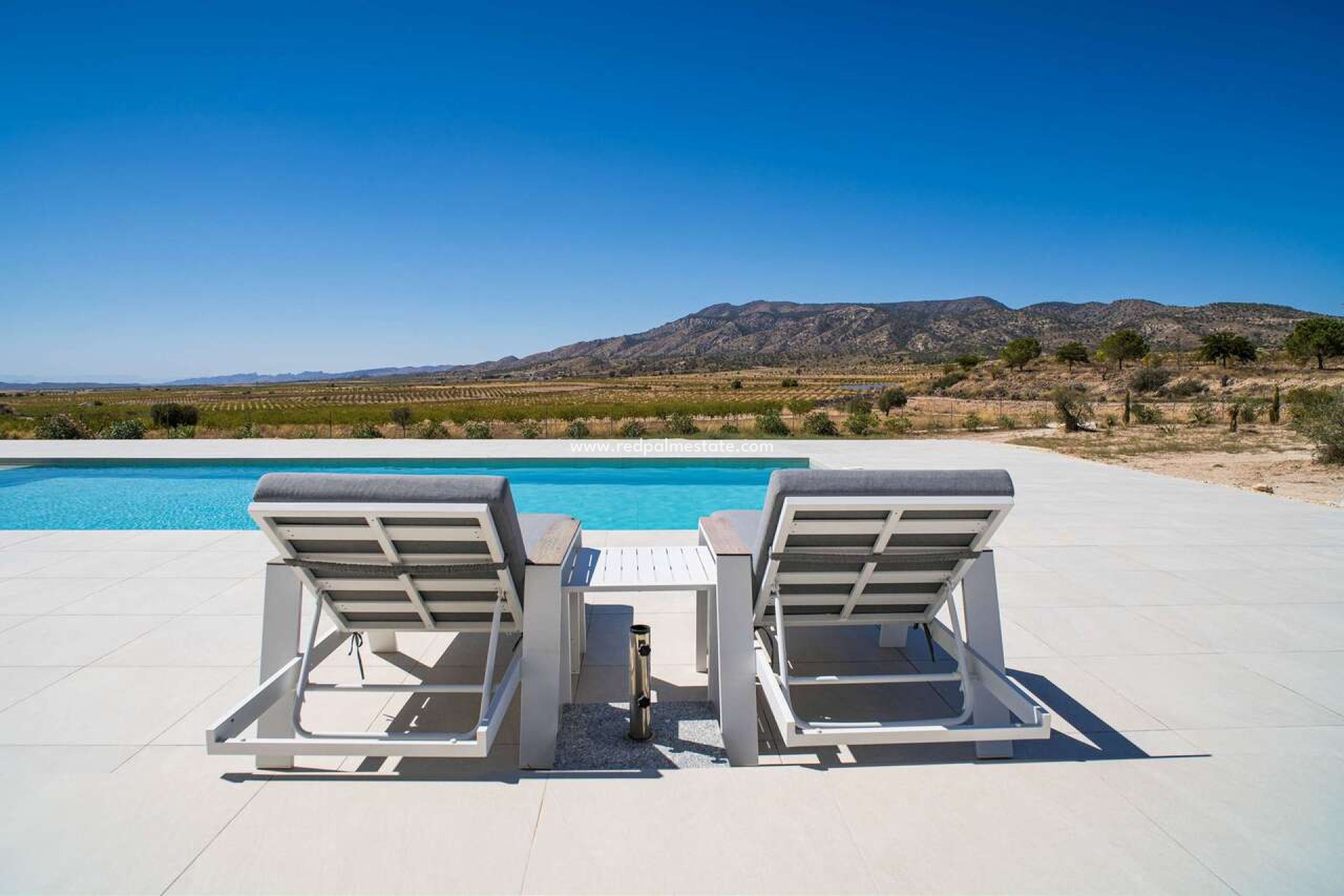 Reventa - Villa -
Pinoso - Inland