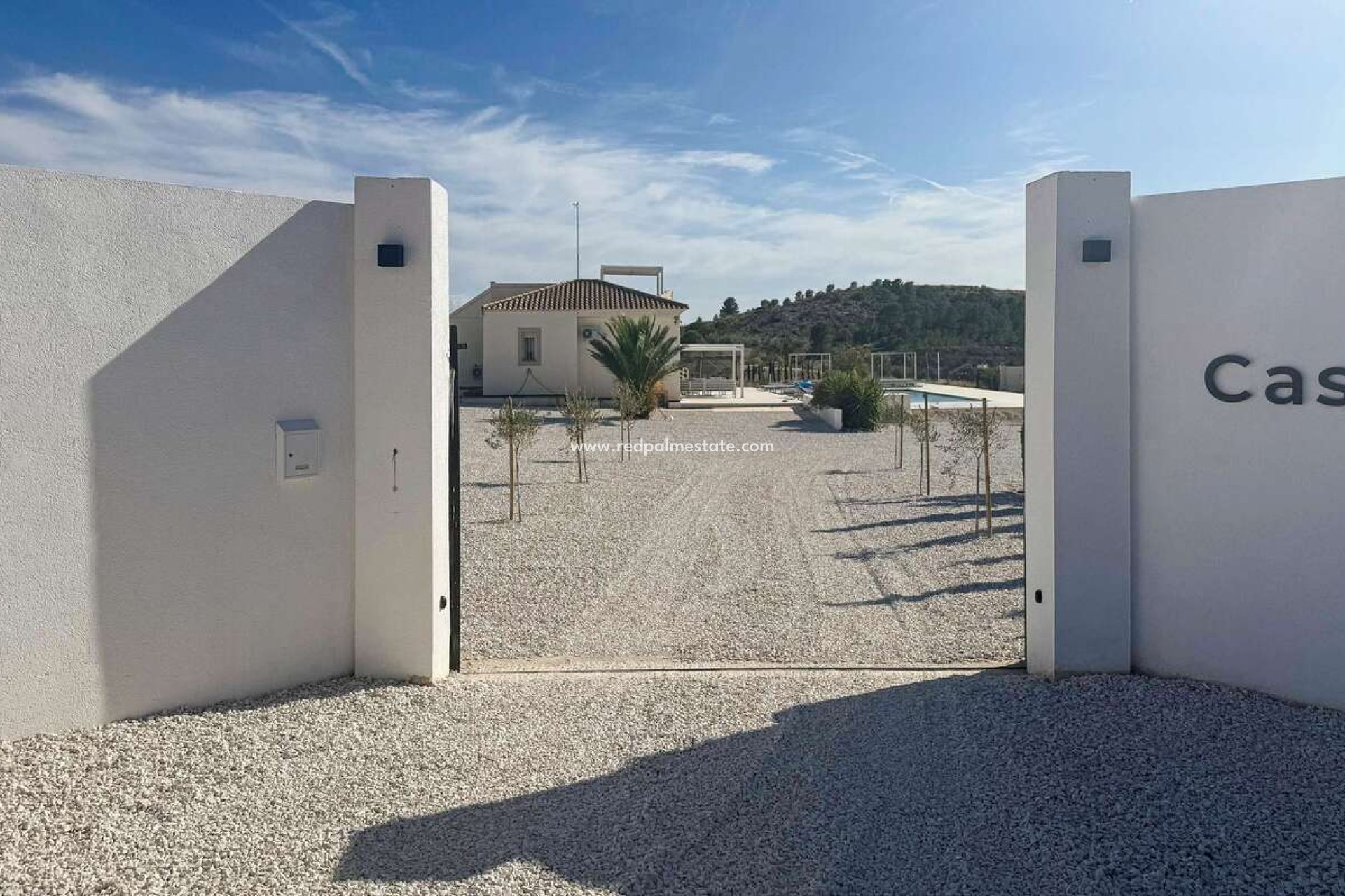 Reventa - Villa -
Pinoso - Inland