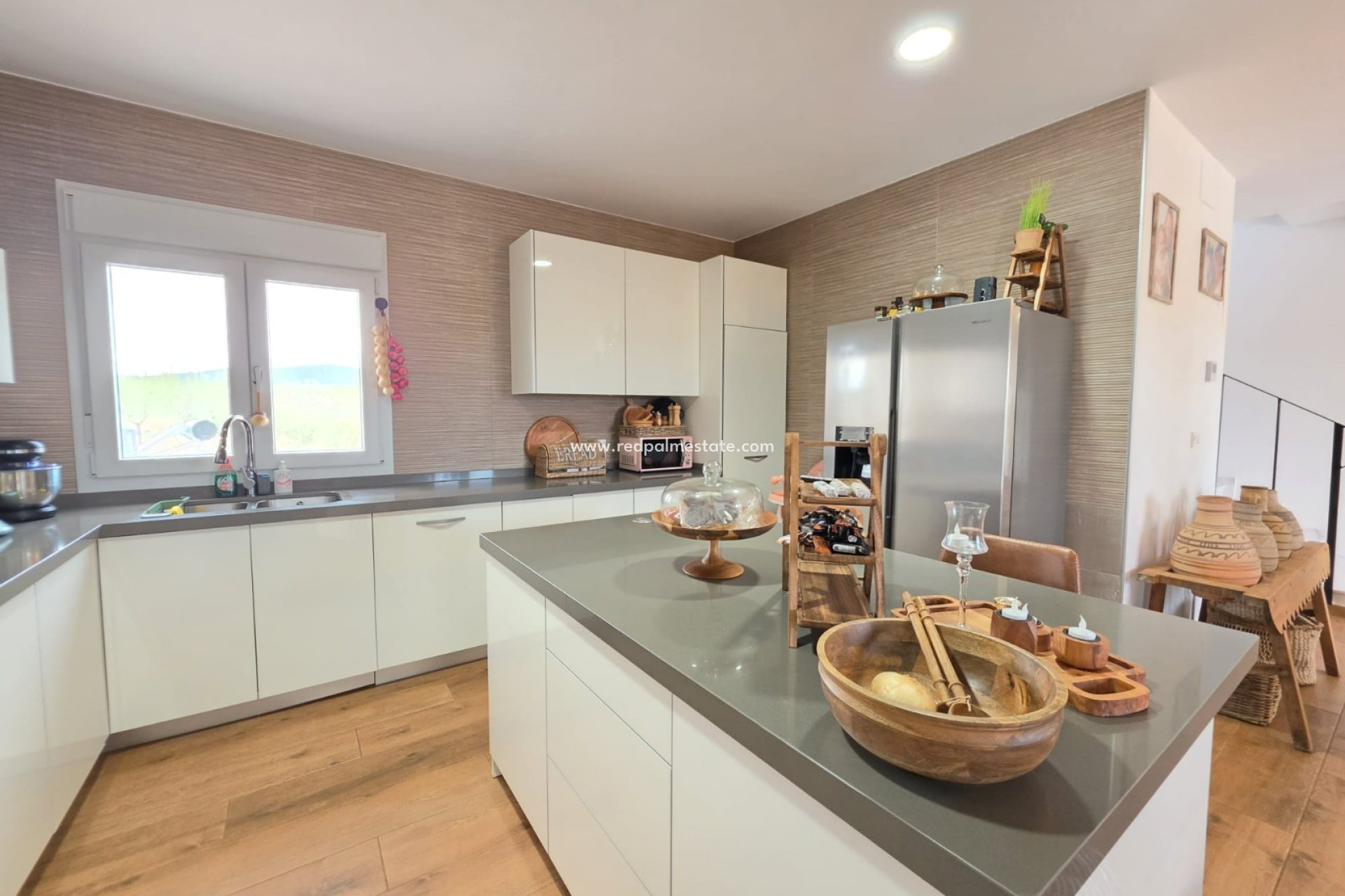 Reventa - Villa -
Pinoso - Inland