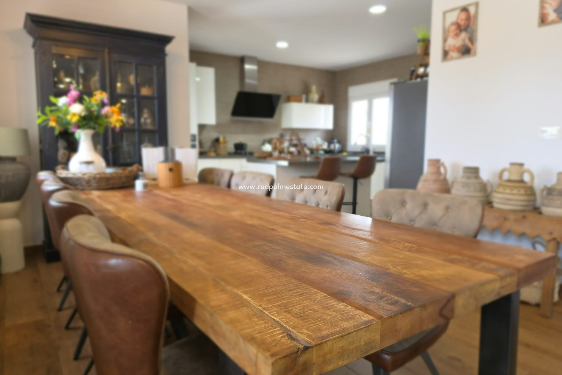 Reventa - Villa -
Pinoso - Inland