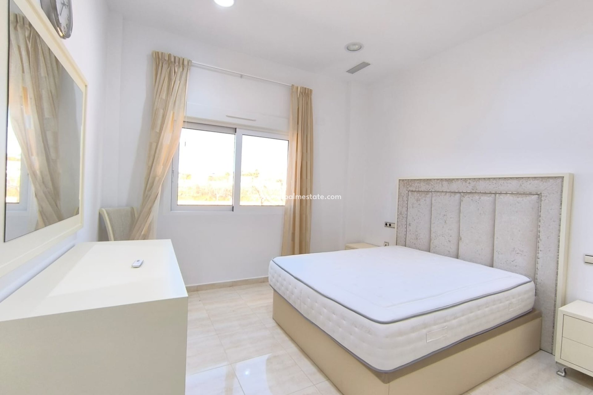 Reventa - Villa -
Pinoso - Inland