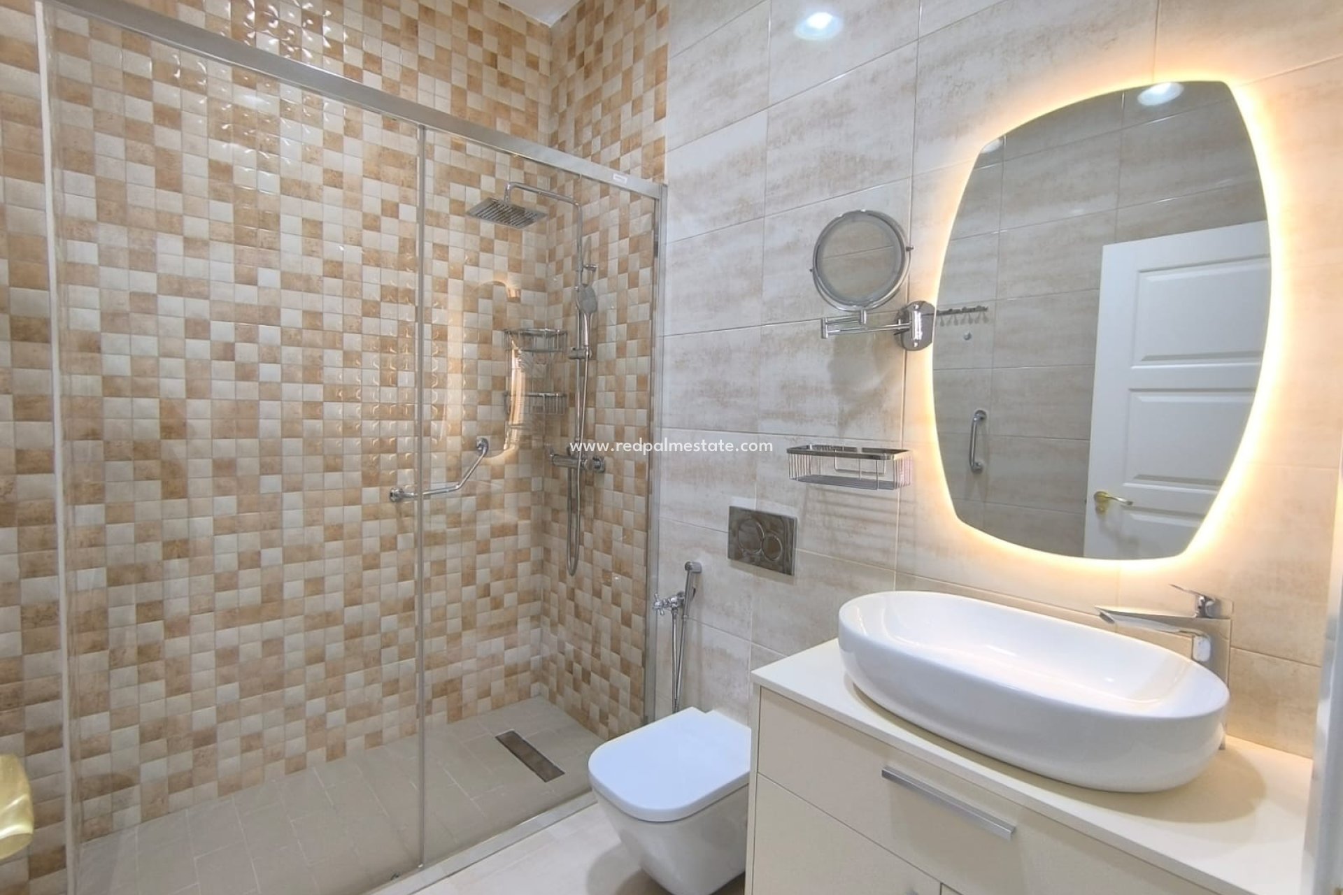 Reventa - Villa -
Pinoso - Inland