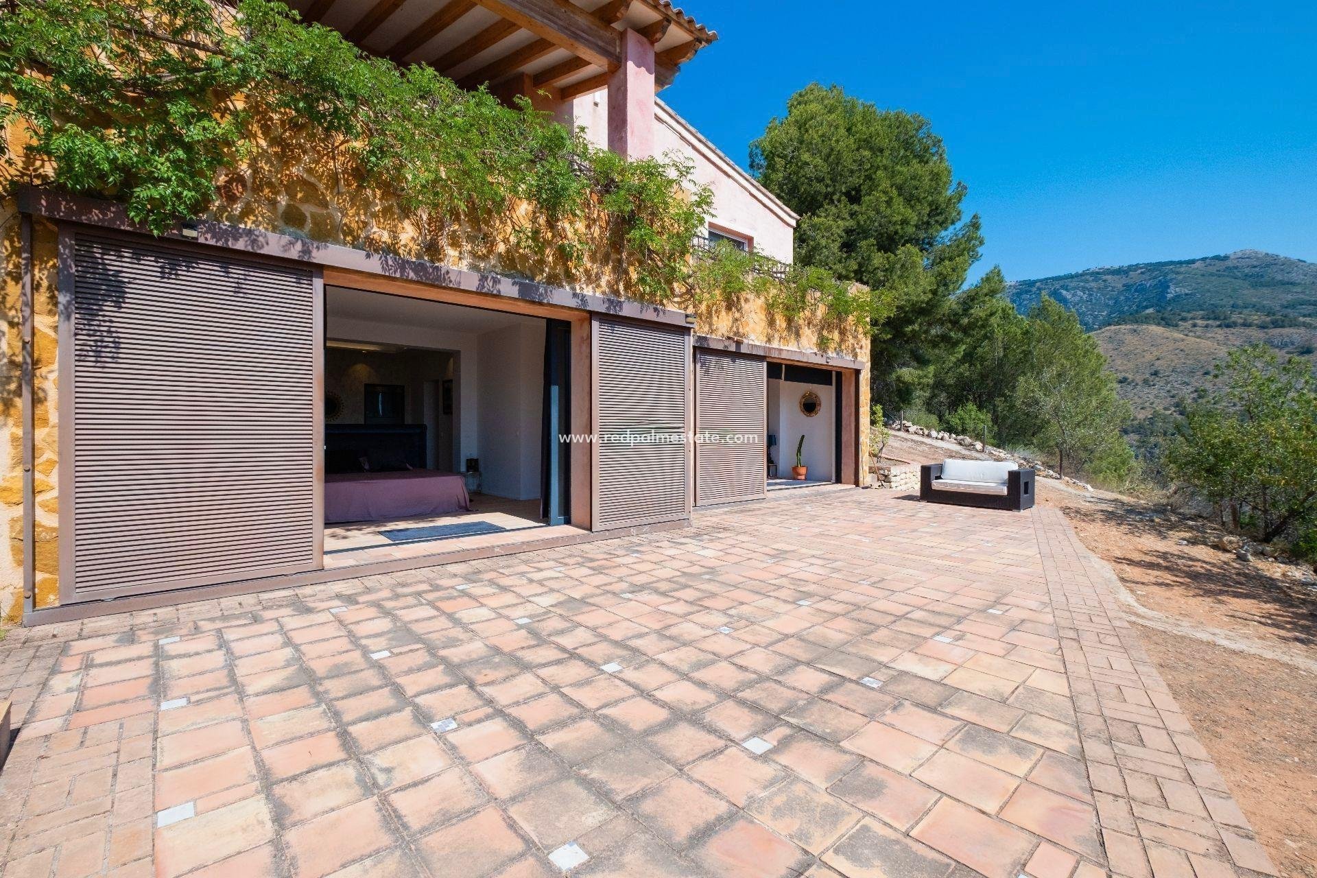 Reventa - Villa -
Polop - Xirles