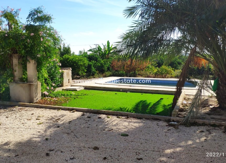 Reventa - Villa -
Redován - Inland